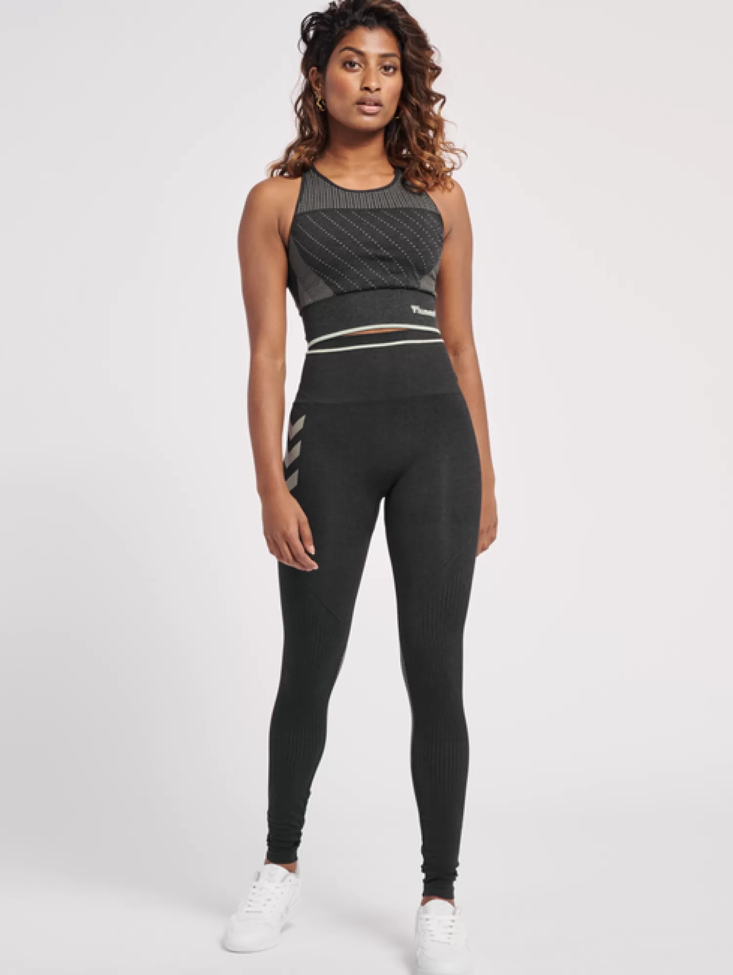 Hummel Sports bras | Sports bras<hmlMT HANA SEAMLESS SPORTS TOP