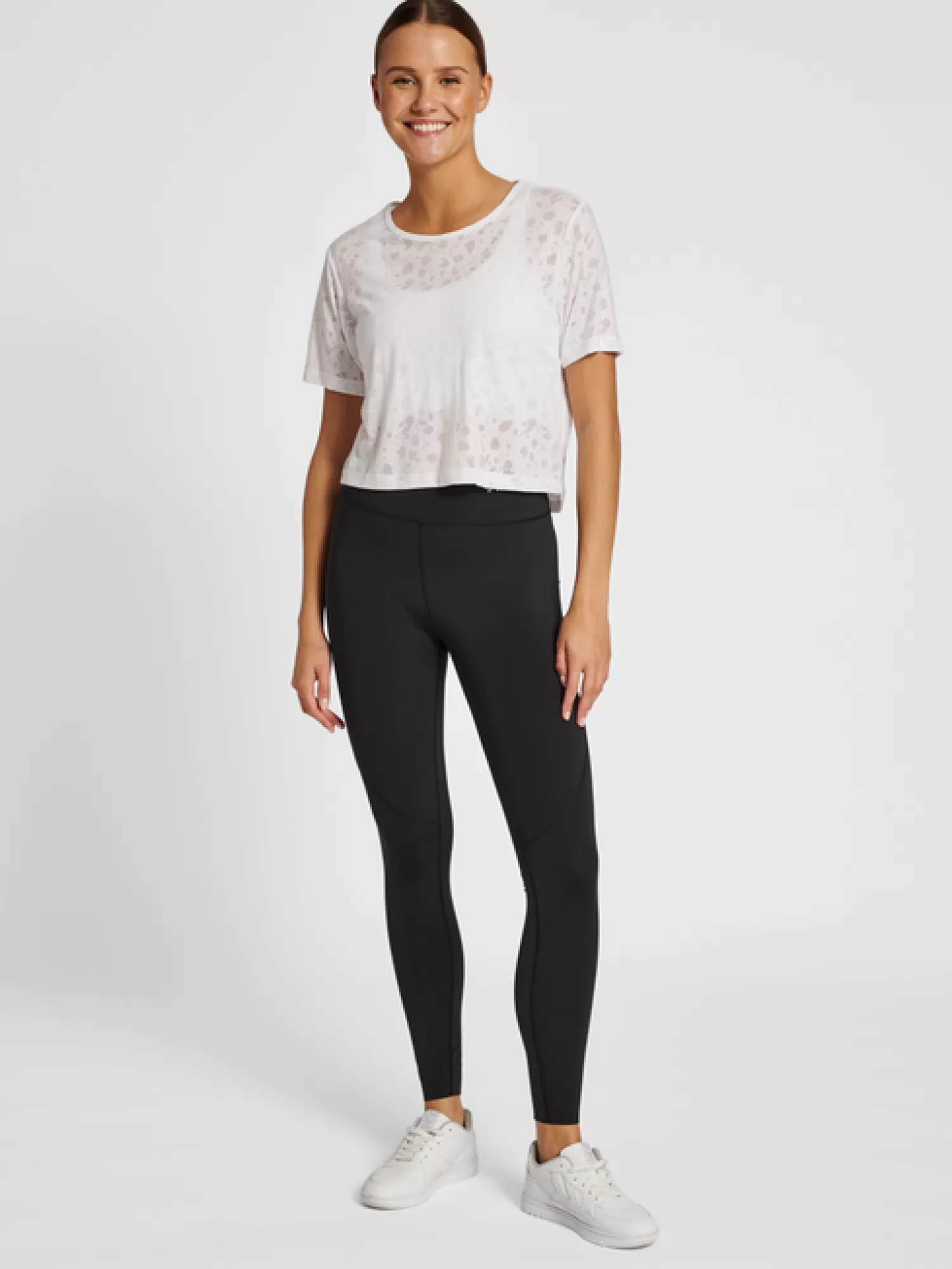 Hummel T-shirts and tops | Yoga<hmlMT IRIS BURNOUT CROP T-SHIRT