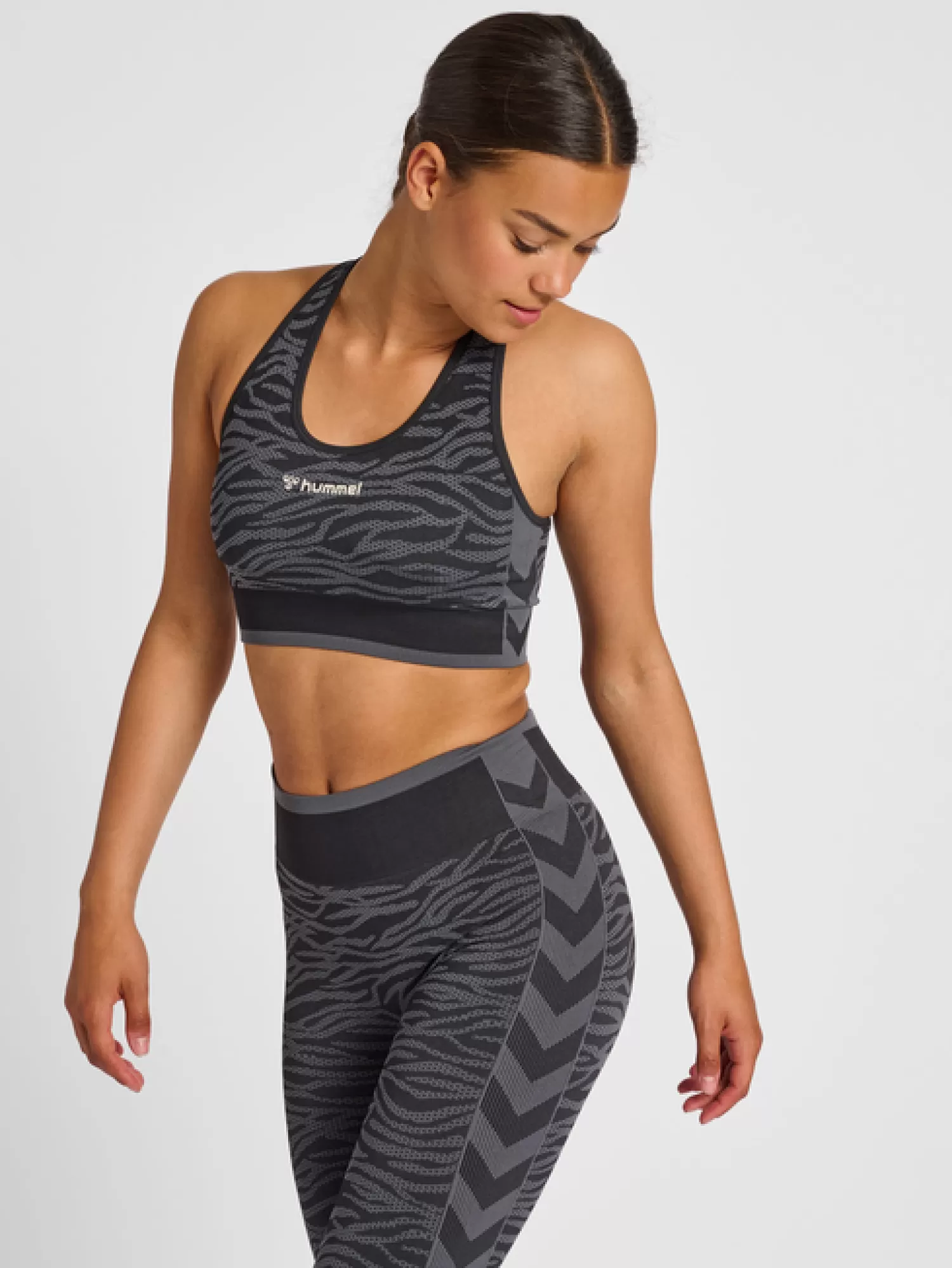 Hummel Sports bras | Sports bras<hmlMT SAGA SEAMLESS SPORTS TOP