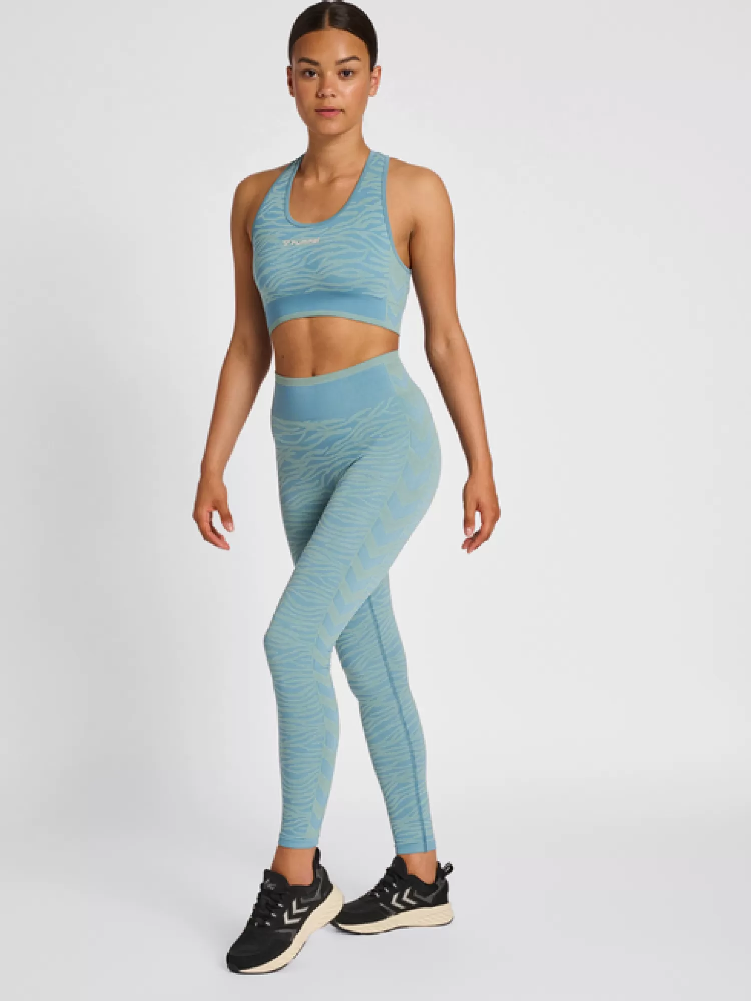 Hummel Sports bras | Sports bras<hmlMT SAGA SEAMLESS SPORTS TOP