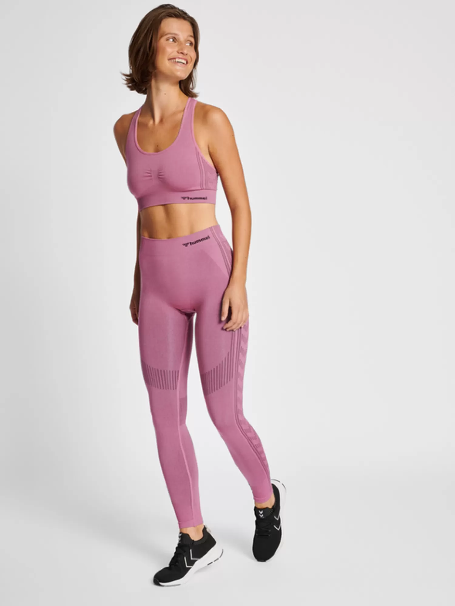 Hummel Sports bras | Sports bras<hmlMT SHAPING SEAMLESS SPORTS TOP