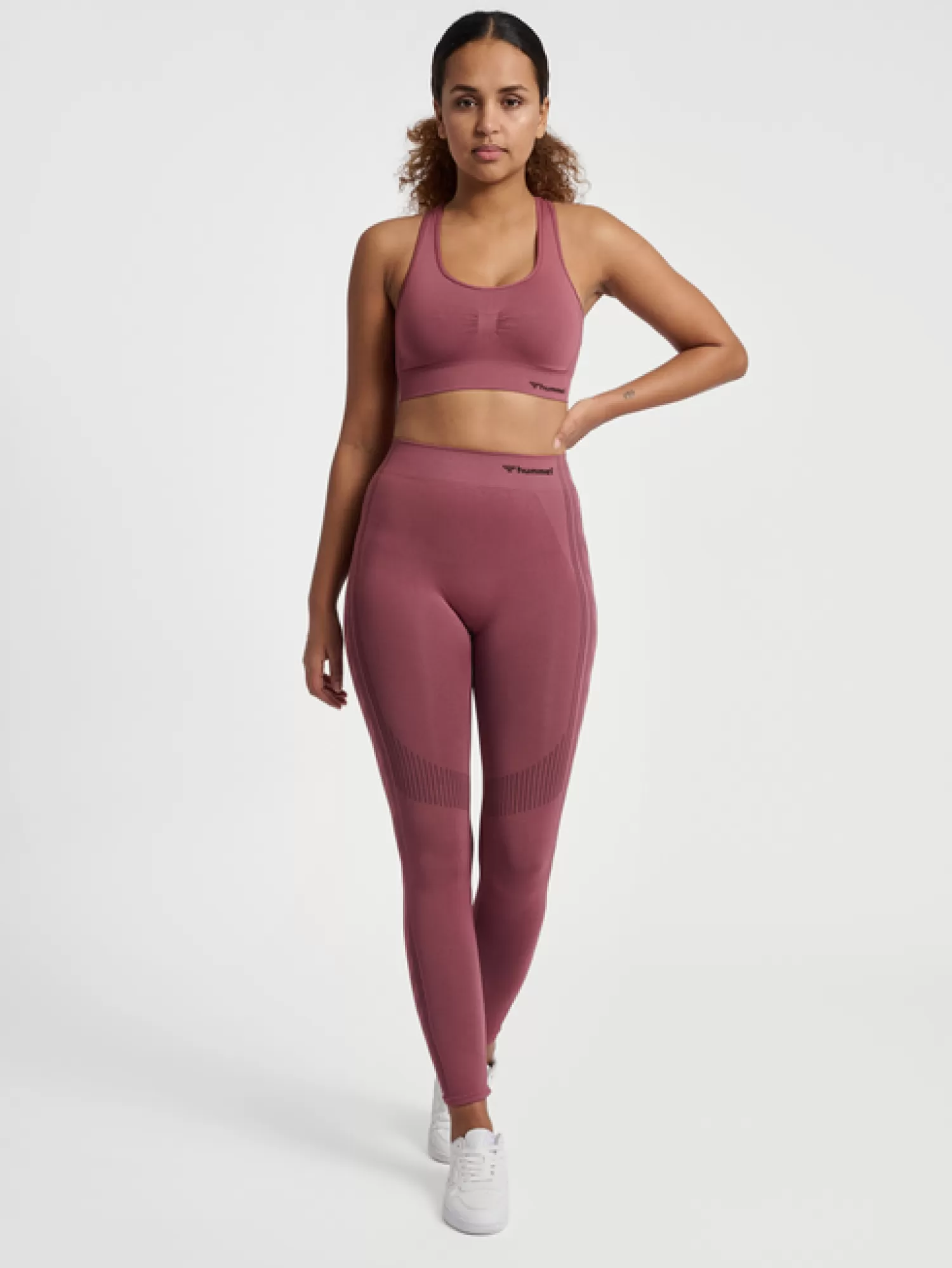 Hummel Sports bras | Sports bras<hmlMT SHAPING SEAMLESS SPORTS TOP