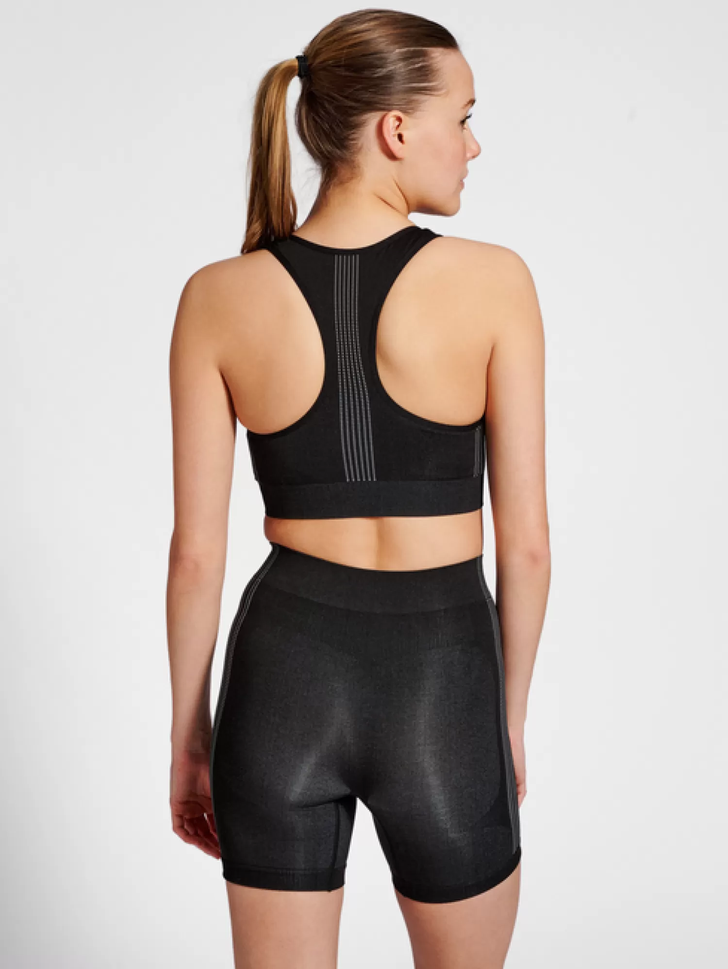 Hummel Sports bras | Yoga<hmlMT SHAPING SEAMLESS SPORTS TOP