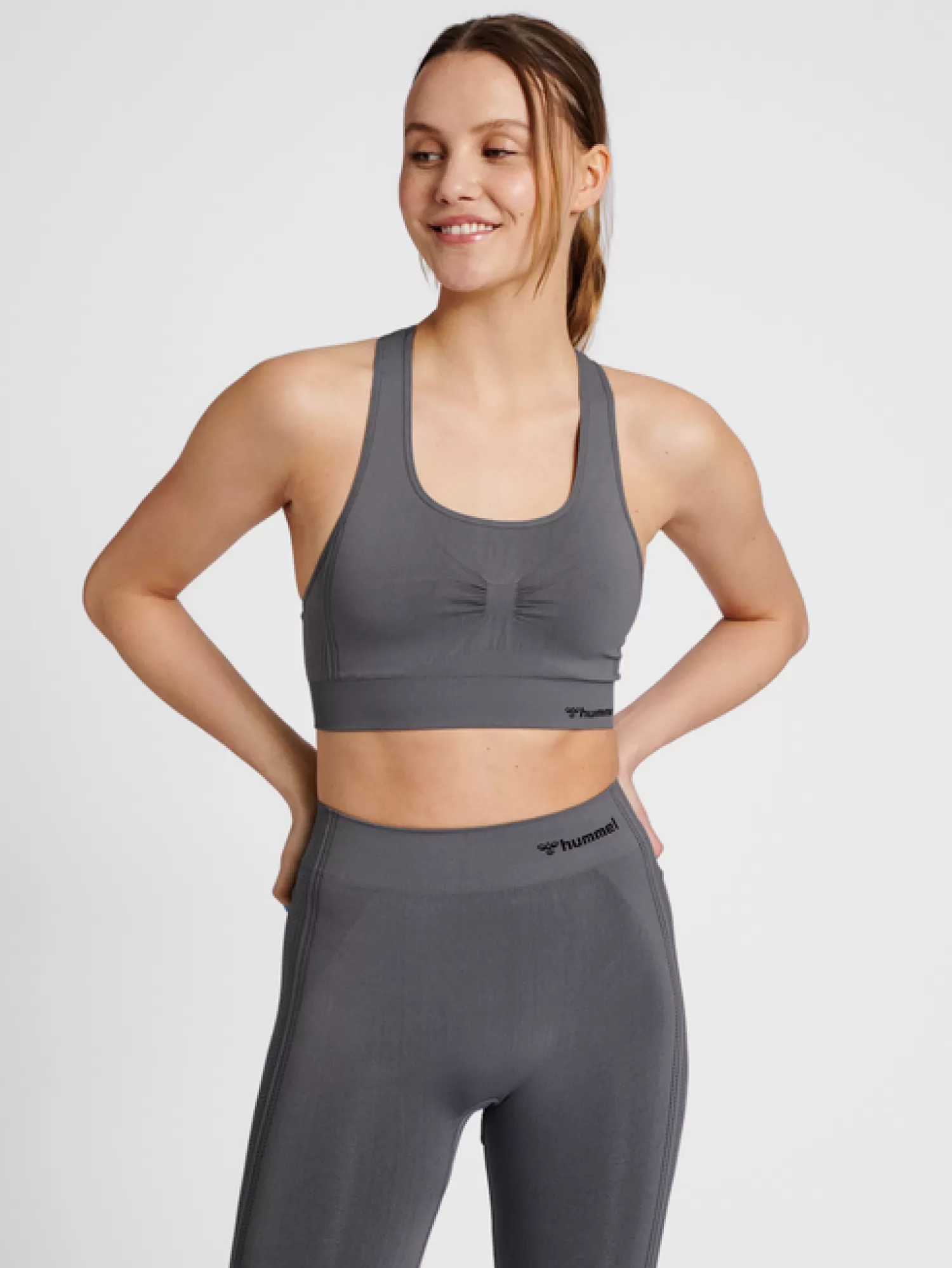 Hummel Sports bras | Sports bras<hmlMT SHAPING SEAMLESS SPORTS TOP