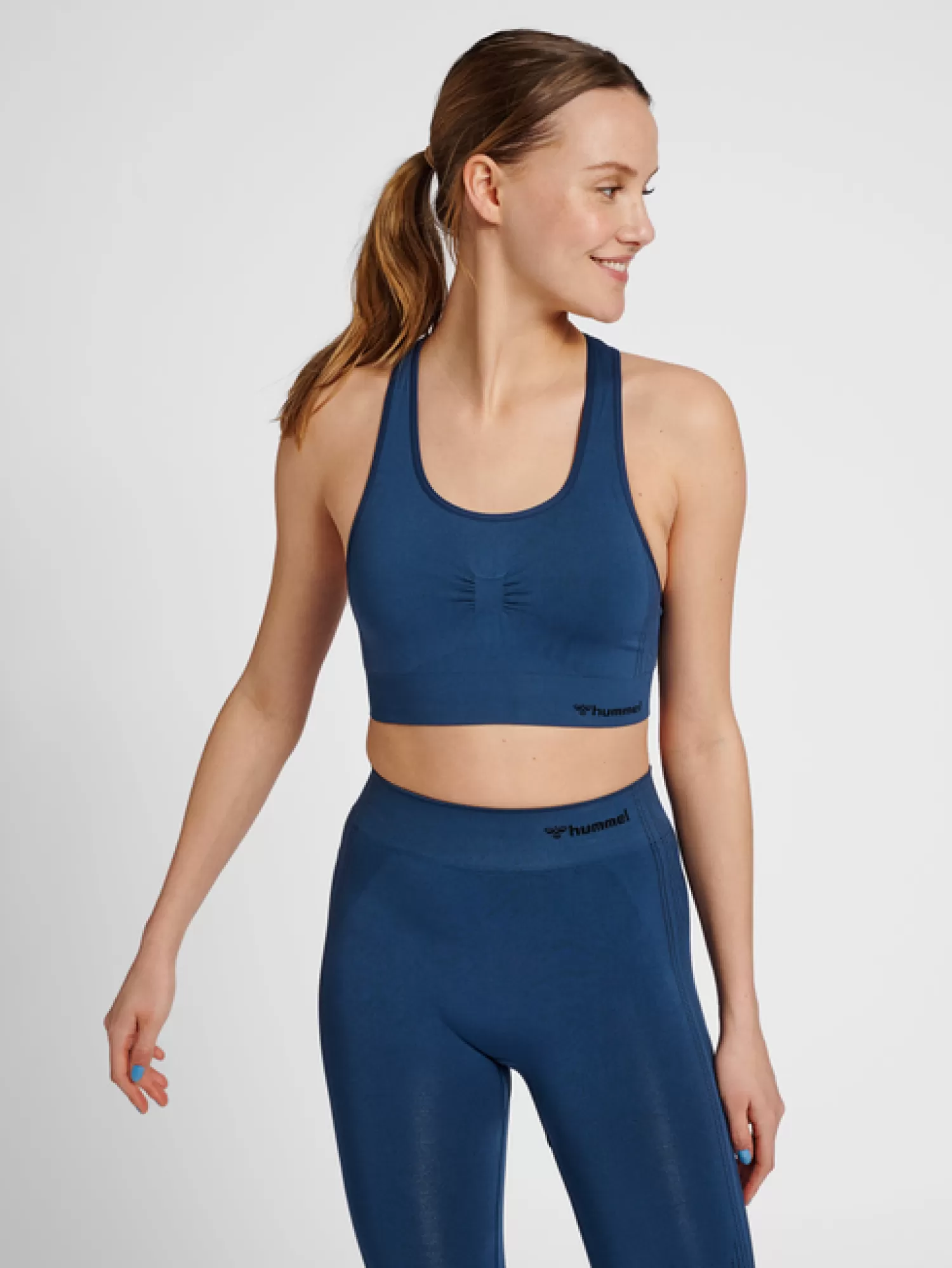 Hummel Sports bras | Yoga<hmlMT SHAPING SEAMLESS SPORTS TOP