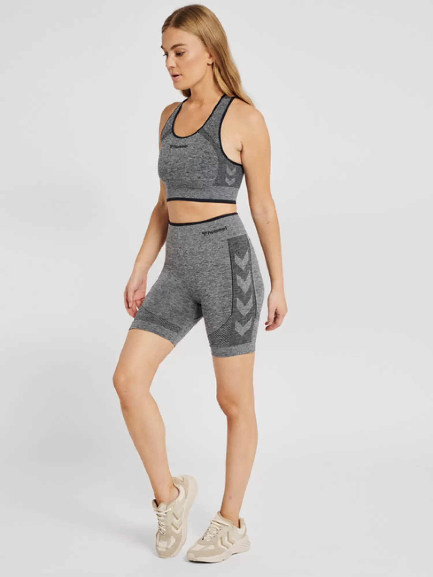 Hummel Sports bras | Sports bras<hmlMT UNA SEAMLESS SPORTS TOP