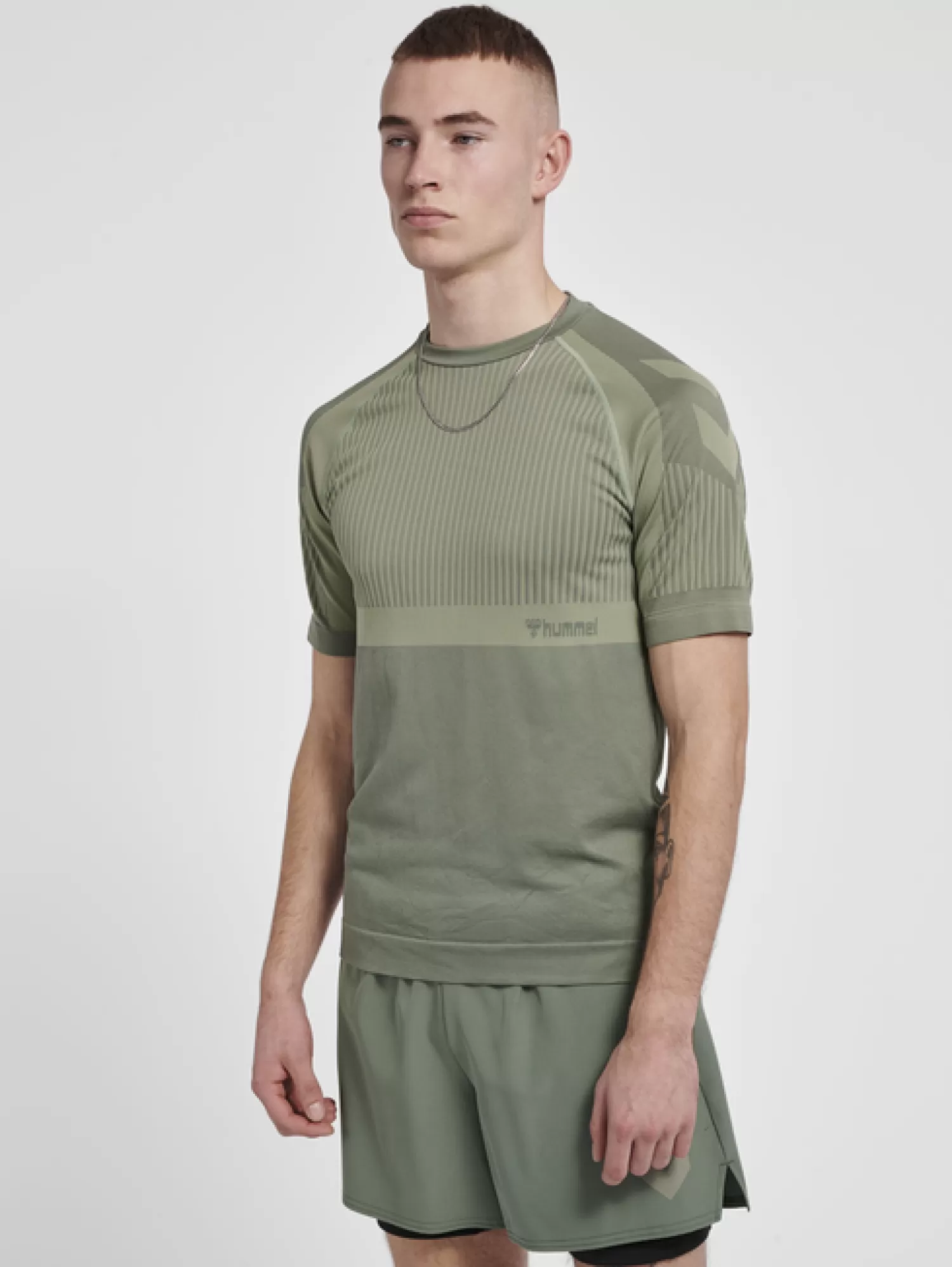 Hummel T-shirts and tops | Base layers<hmlMT UNIT SEAMLESS T-SHIRT