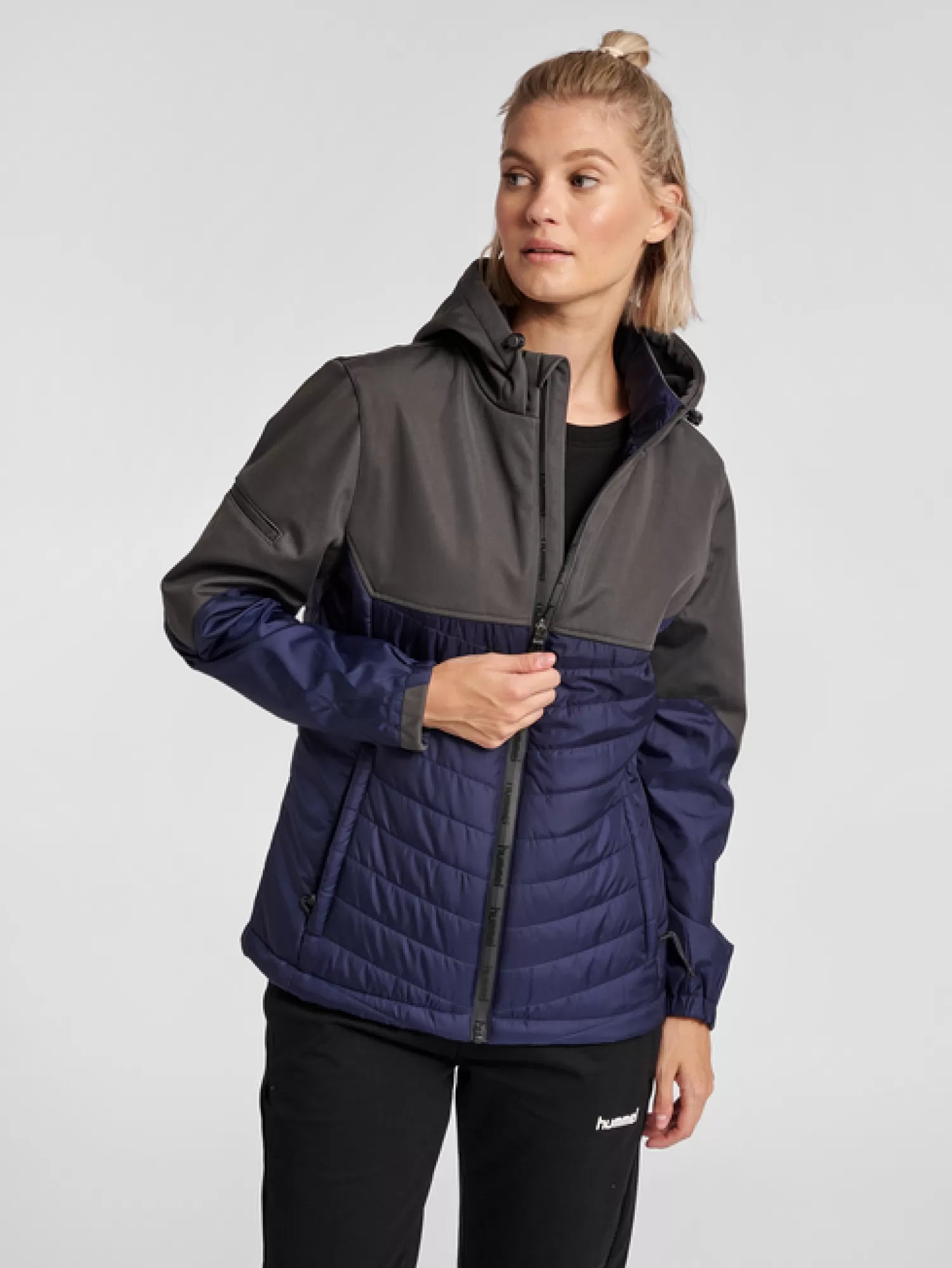 Hummel Football jackets | Jackets<hmlNORTH HYBRID JACKET WOMAN