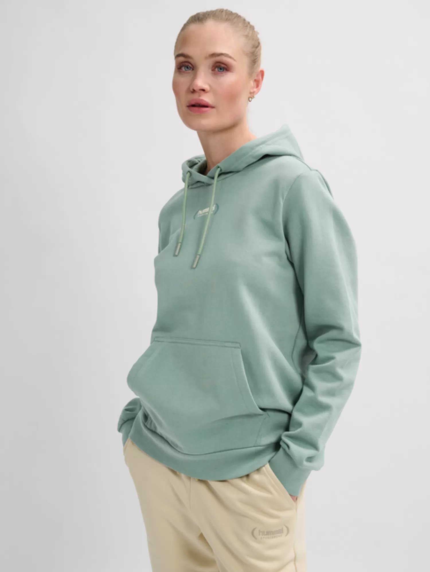 Hummel Hoodies and sweatshirts<hmlPAOLA REGULAR HOODIE