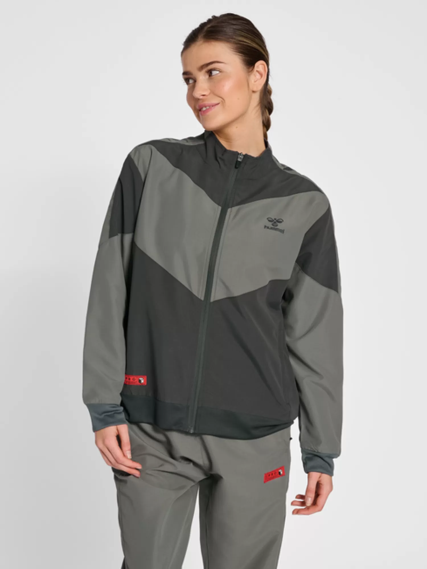 Hummel Football jackets | Running<hmlPRO GRID WALK OUT JACKET WO