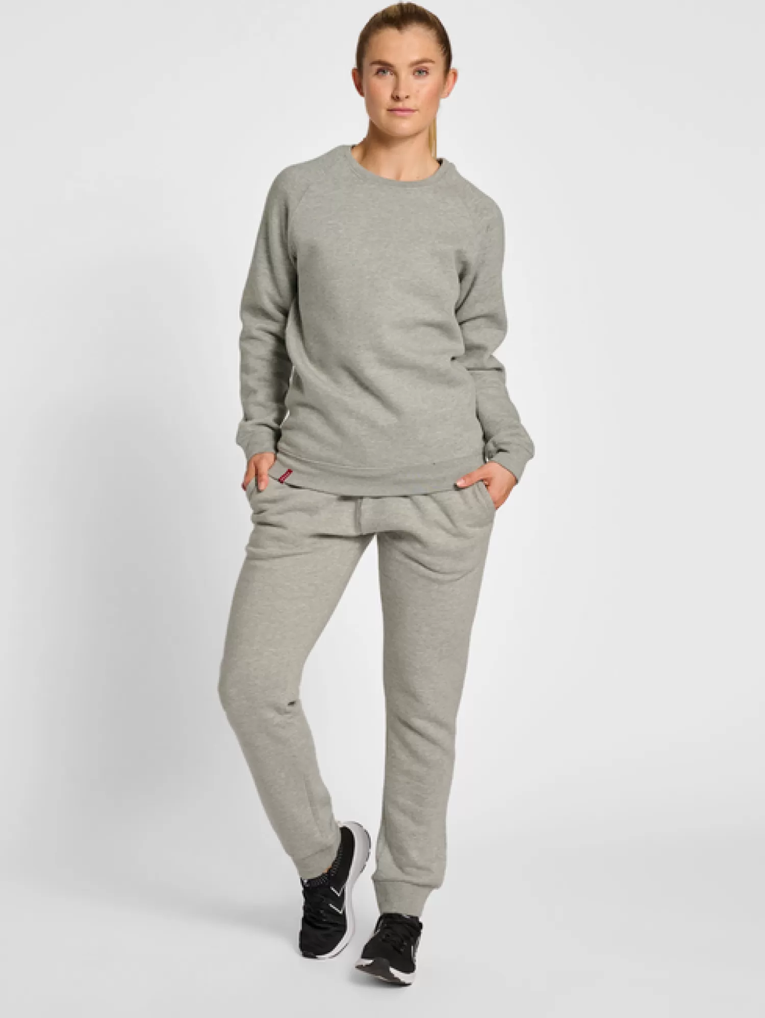 Hummel Handball pants | Football pants<hmlRED BASIC SWEAT PANTS WOMAN