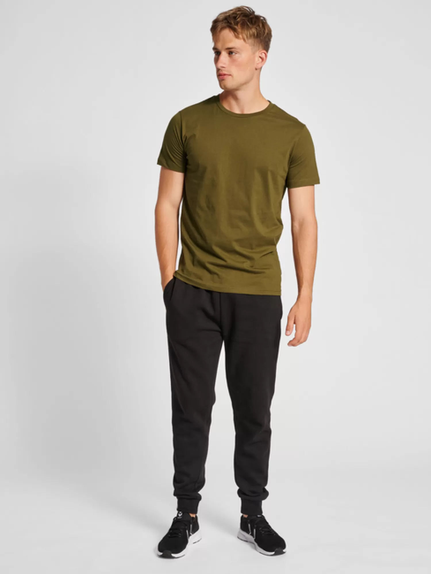 Hummel T-shirts<hmlRED BASIC T-SHIRT S/S