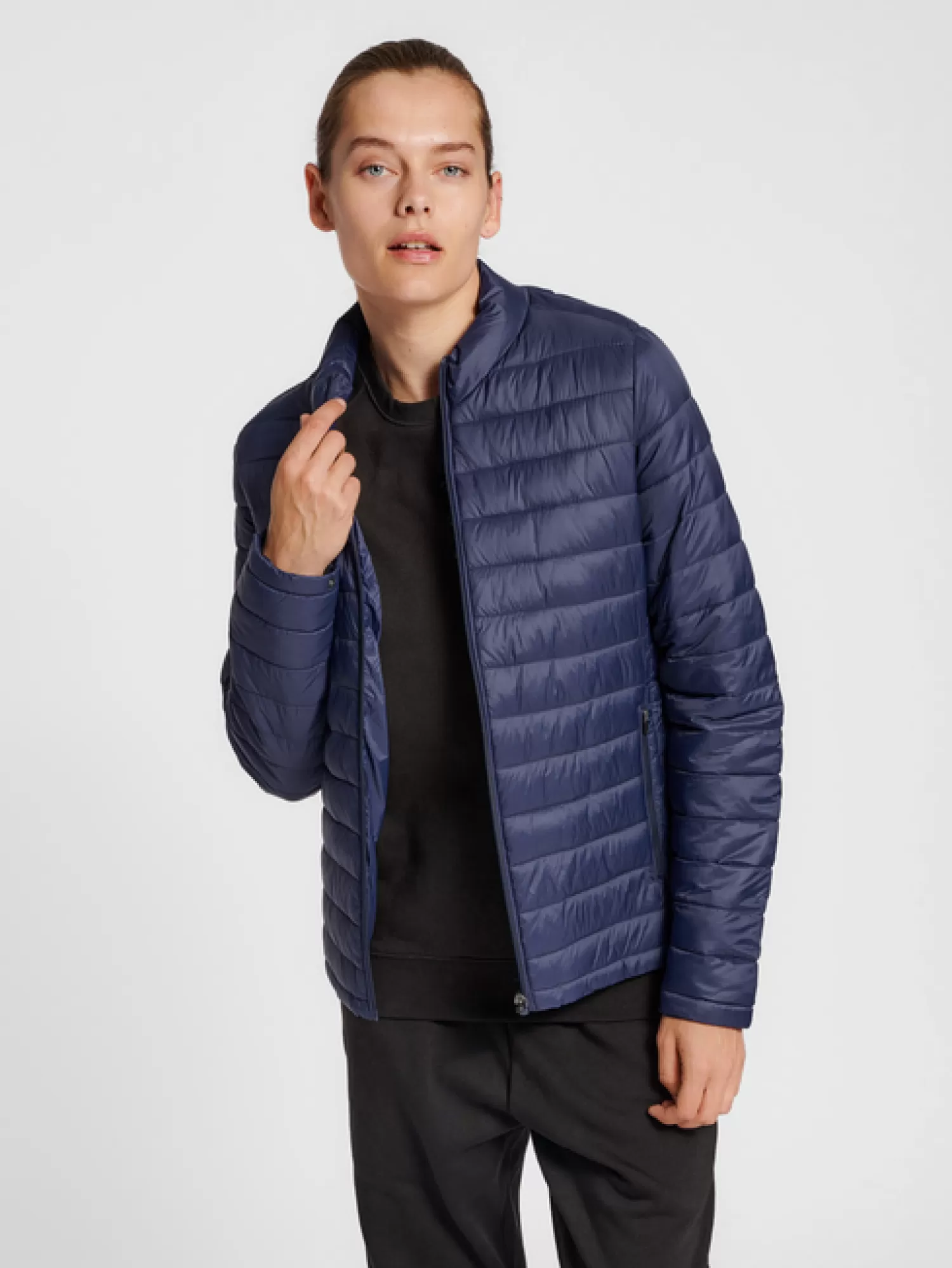 Hummel Football jackets | Jackets<hmlRED QUILTED JACKET WOMAN