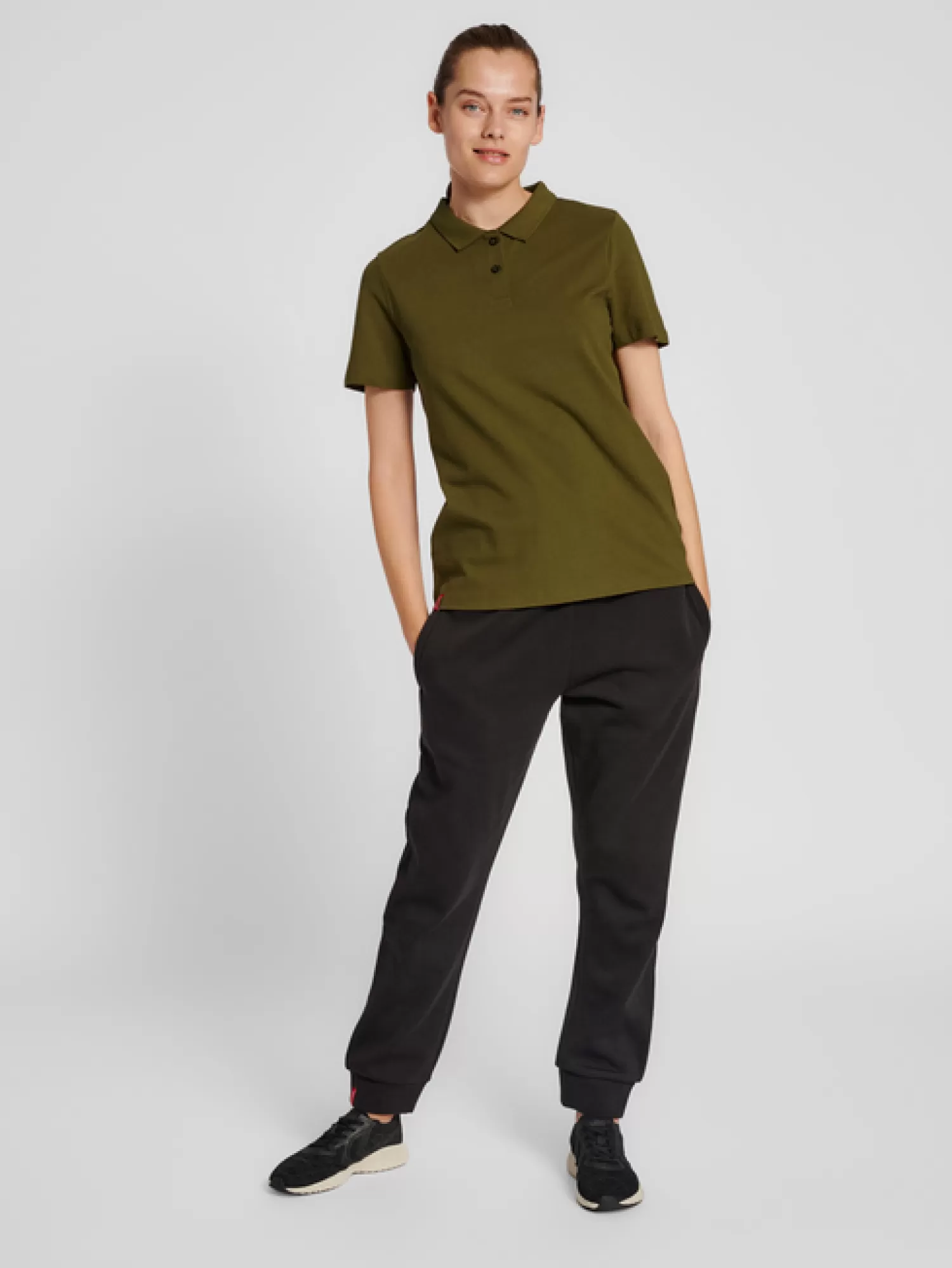 Hummel T-shirts<hmlRED STRETCH POLO WOMAN