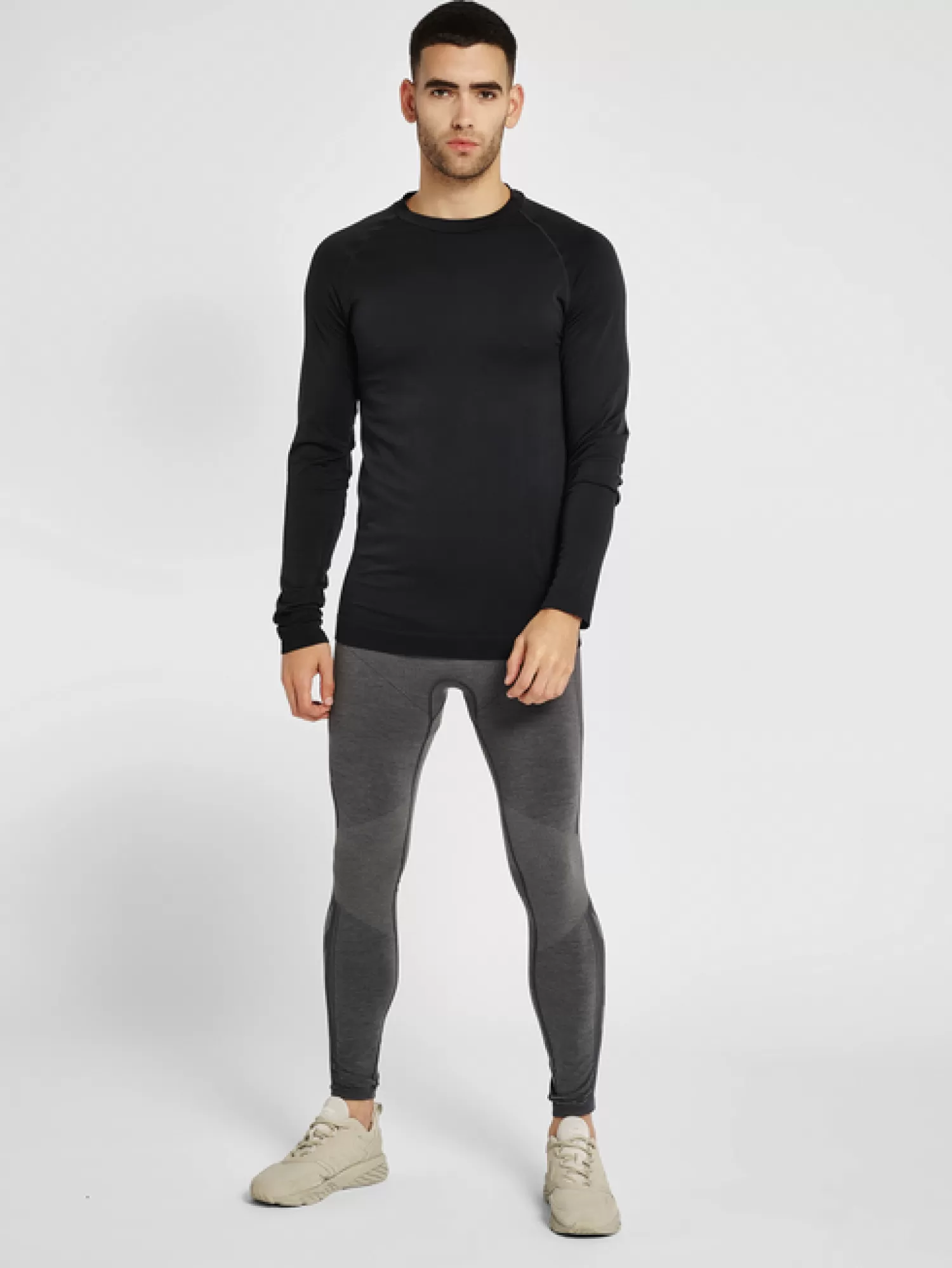 Hummel Base layers | T-shirts<hmlSTROKE SEAMLESS T-SHIRT L/S