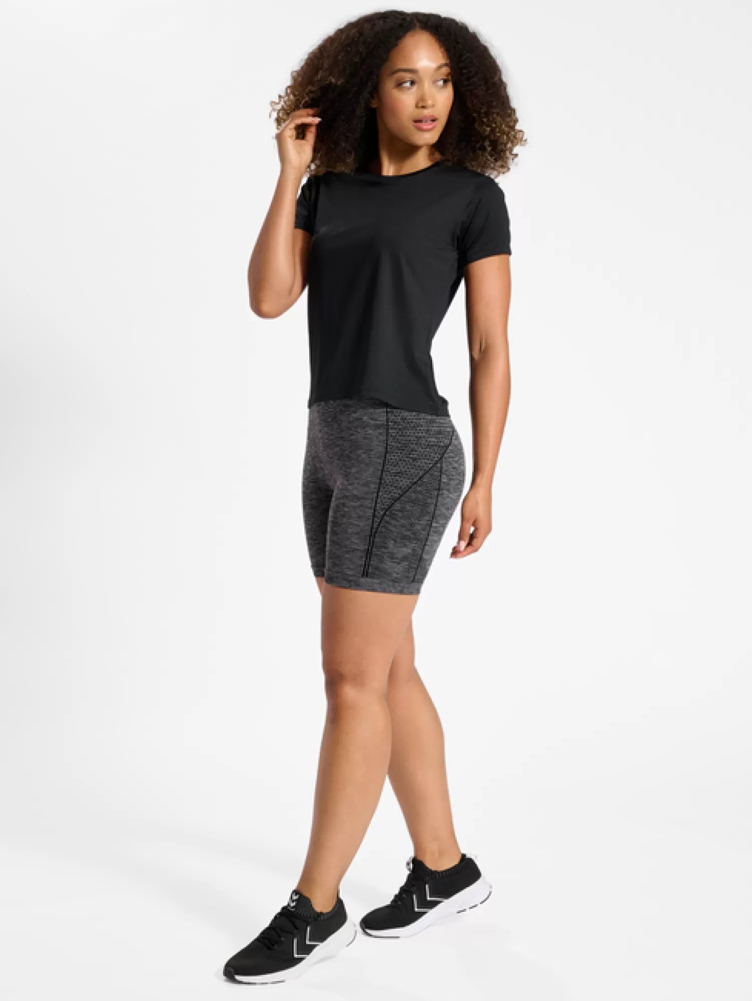 Hummel Shorts<hmlTE CAMI SEAMLESS MW SHORTS