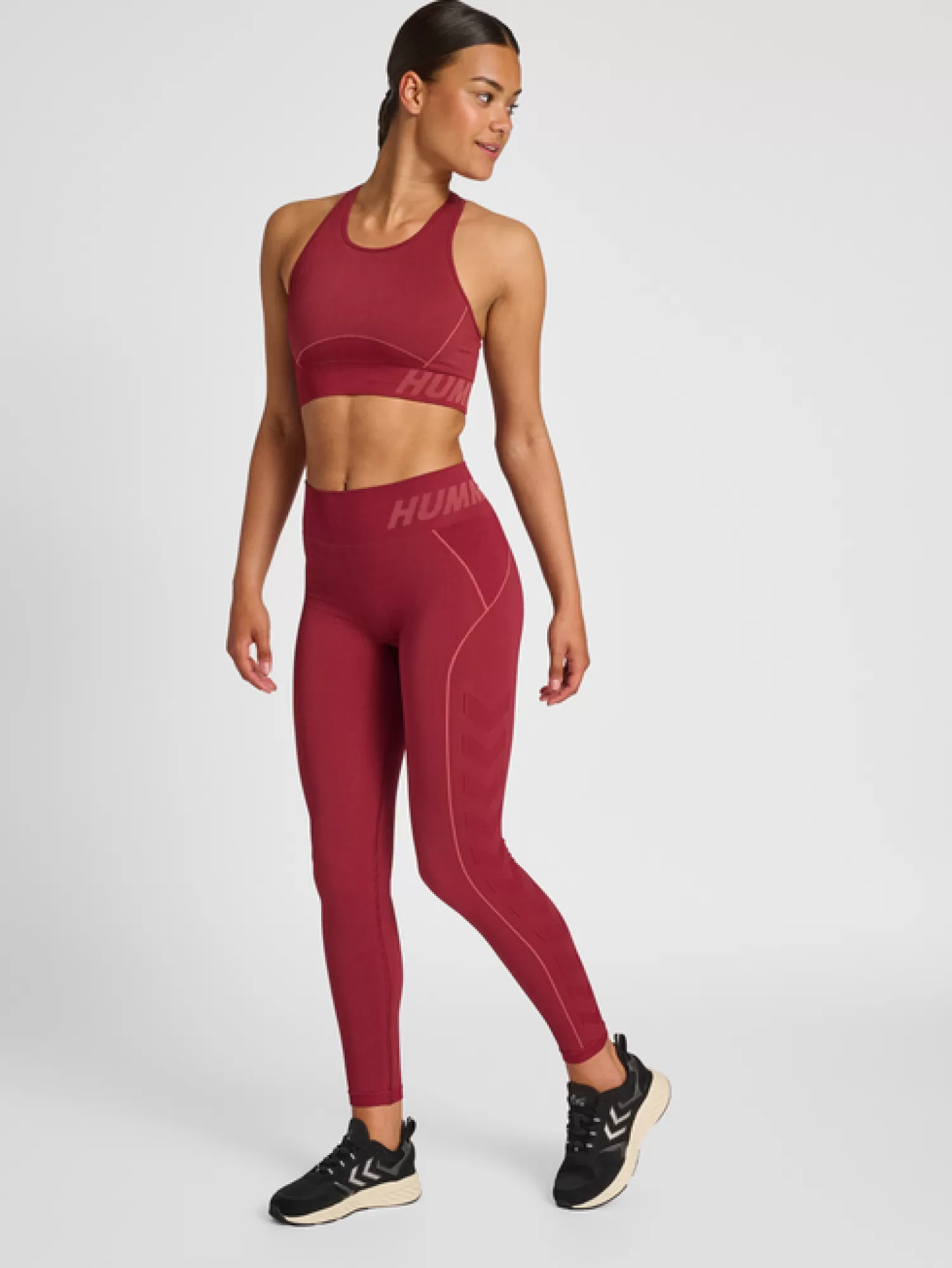 Hummel Sports bras | Yoga<hmlTE CHRISTEL SEAMLESS SPORTS TOP