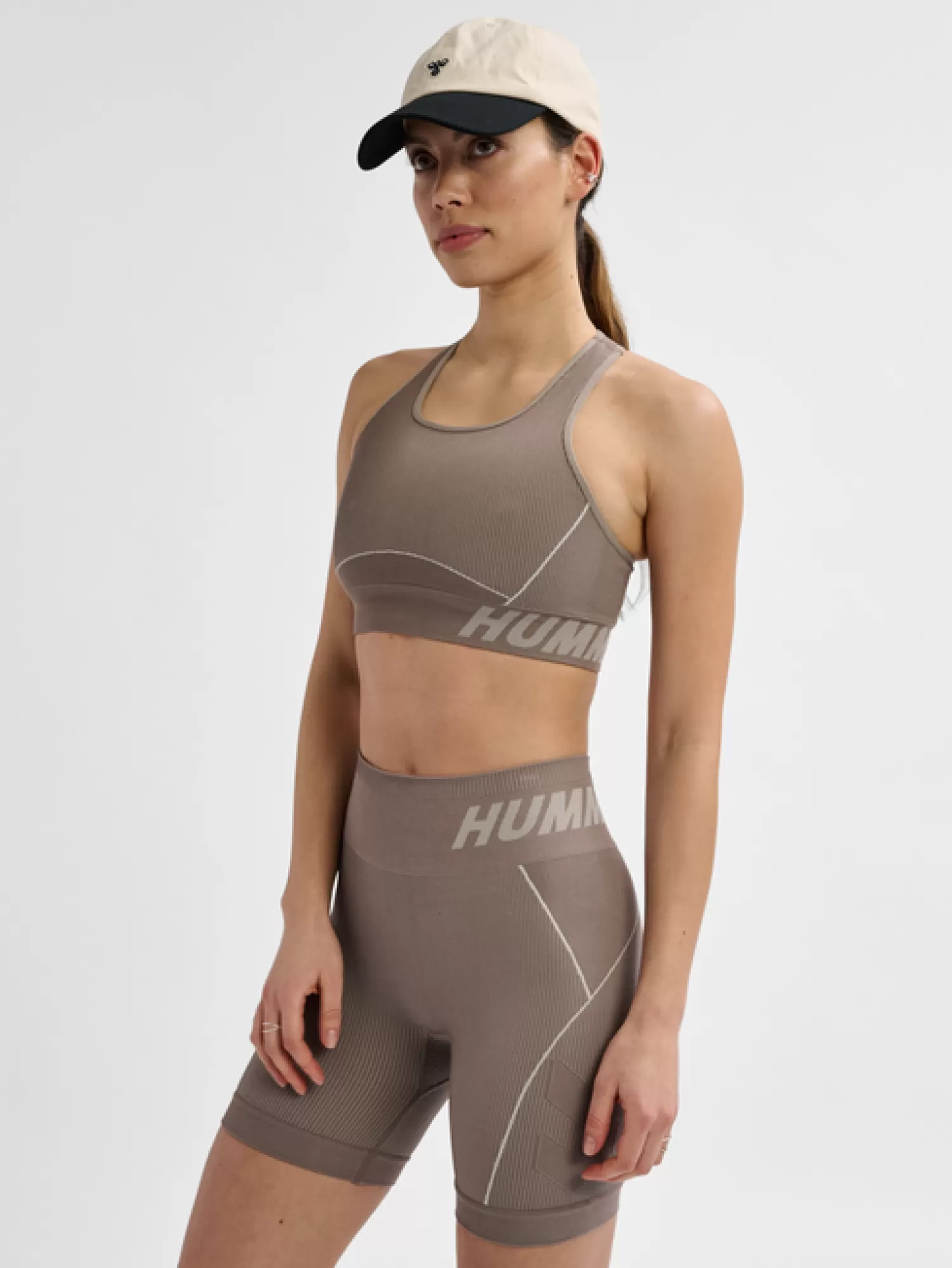 Hummel Sports bras | T-shirts and tops<hmlTE CHRISTEL SEAMLESS SPORTS TOP