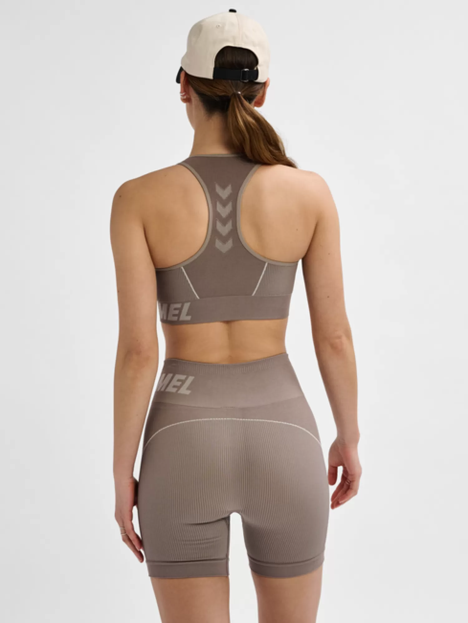 Hummel Sports bras | T-shirts and tops<hmlTE CHRISTEL SEAMLESS SPORTS TOP