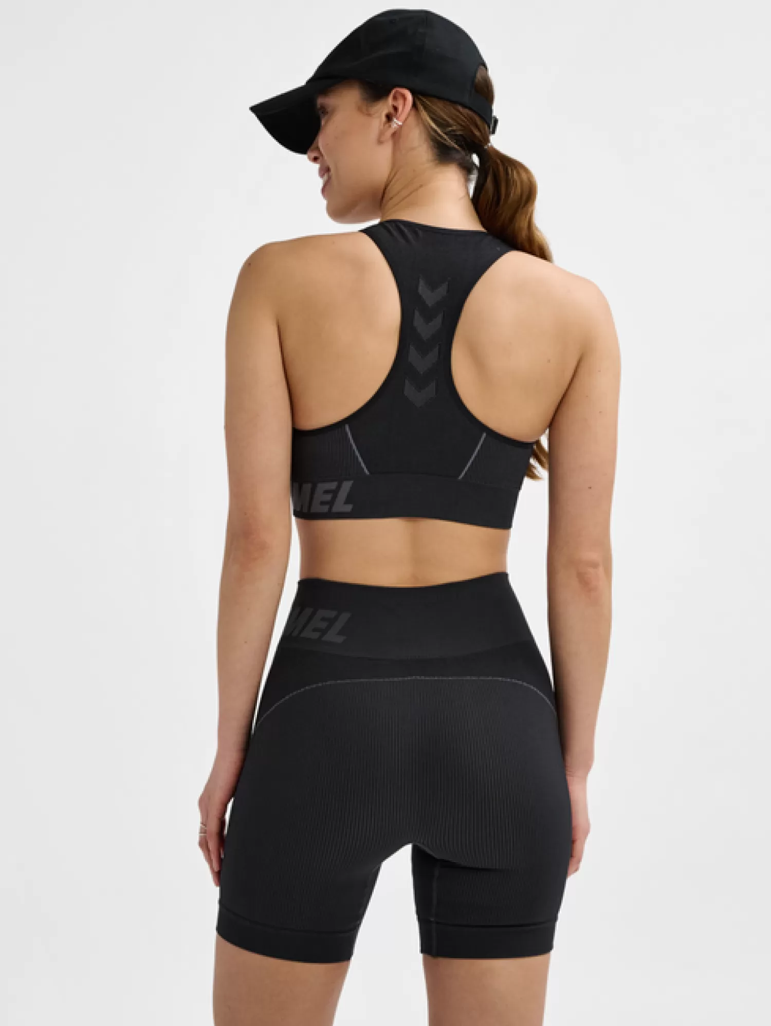 Hummel Sports bras | T-shirts and tops<hmlTE CHRISTEL SEAMLESS SPORTS TOP