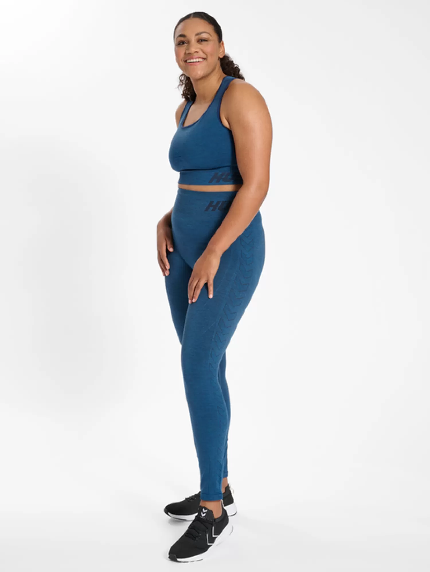 Hummel Sports bras | Sports bras<hmlTE CURVE SEAMLESS SPORTS BRA