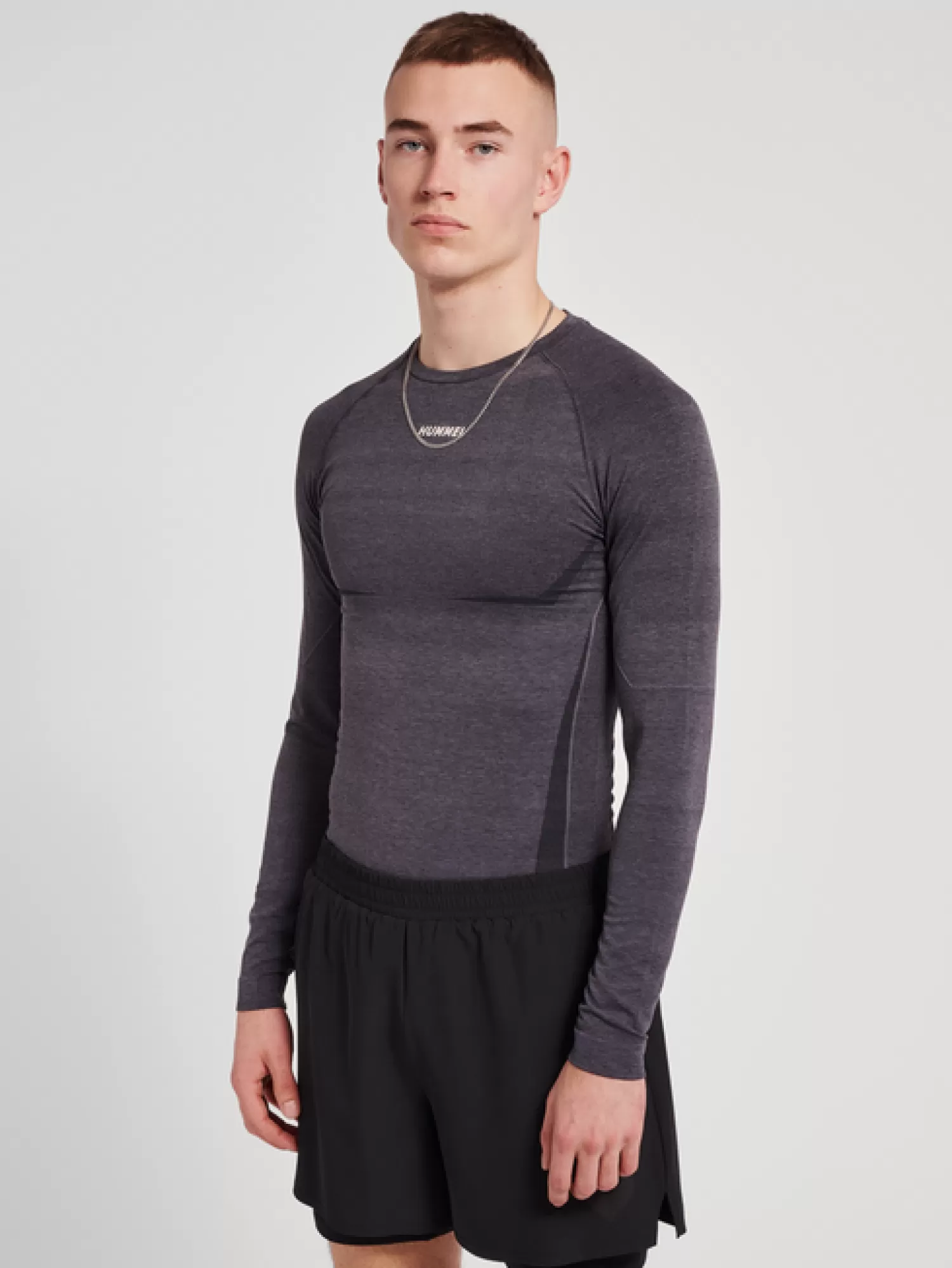 Hummel T-shirts and tops | Running<hmlTE MIKE SEAMLESS T-SHIRT L/S