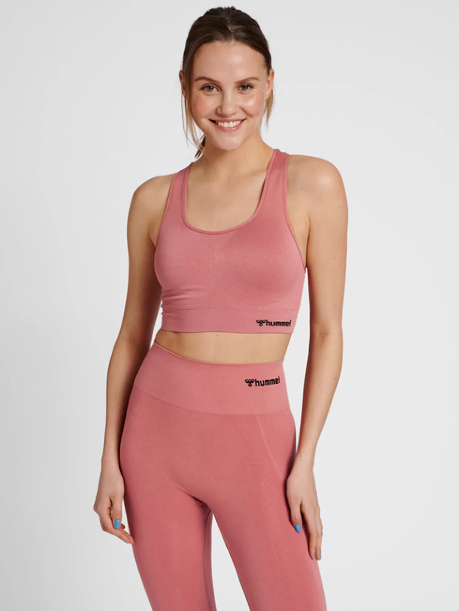 Hummel Sports bras | Sports bras<hmlTIF SEAMLESS SPORTS TOP