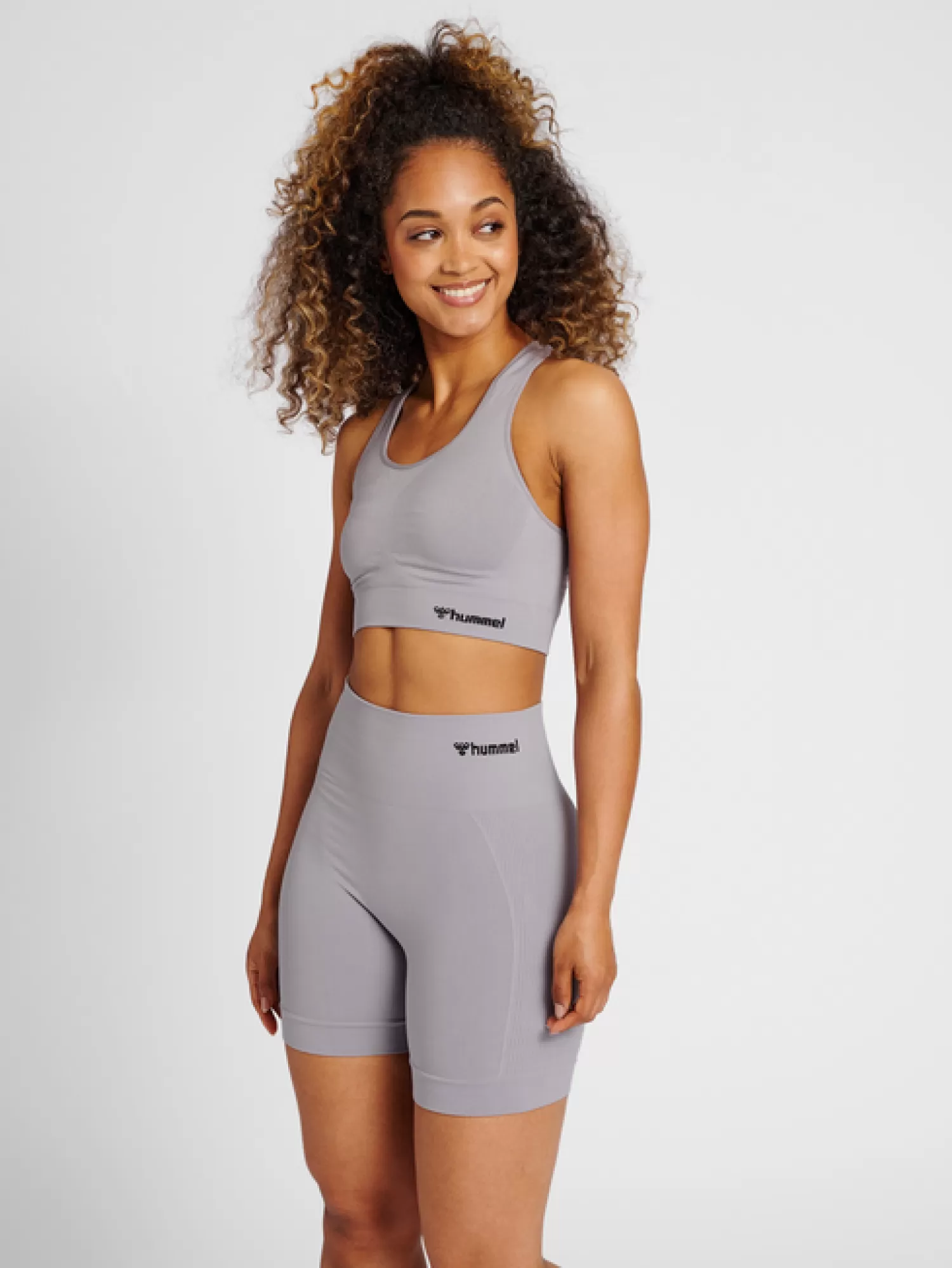 Hummel Sports bras | Sports bras<hmlTIF SEAMLESS SPORTS TOP