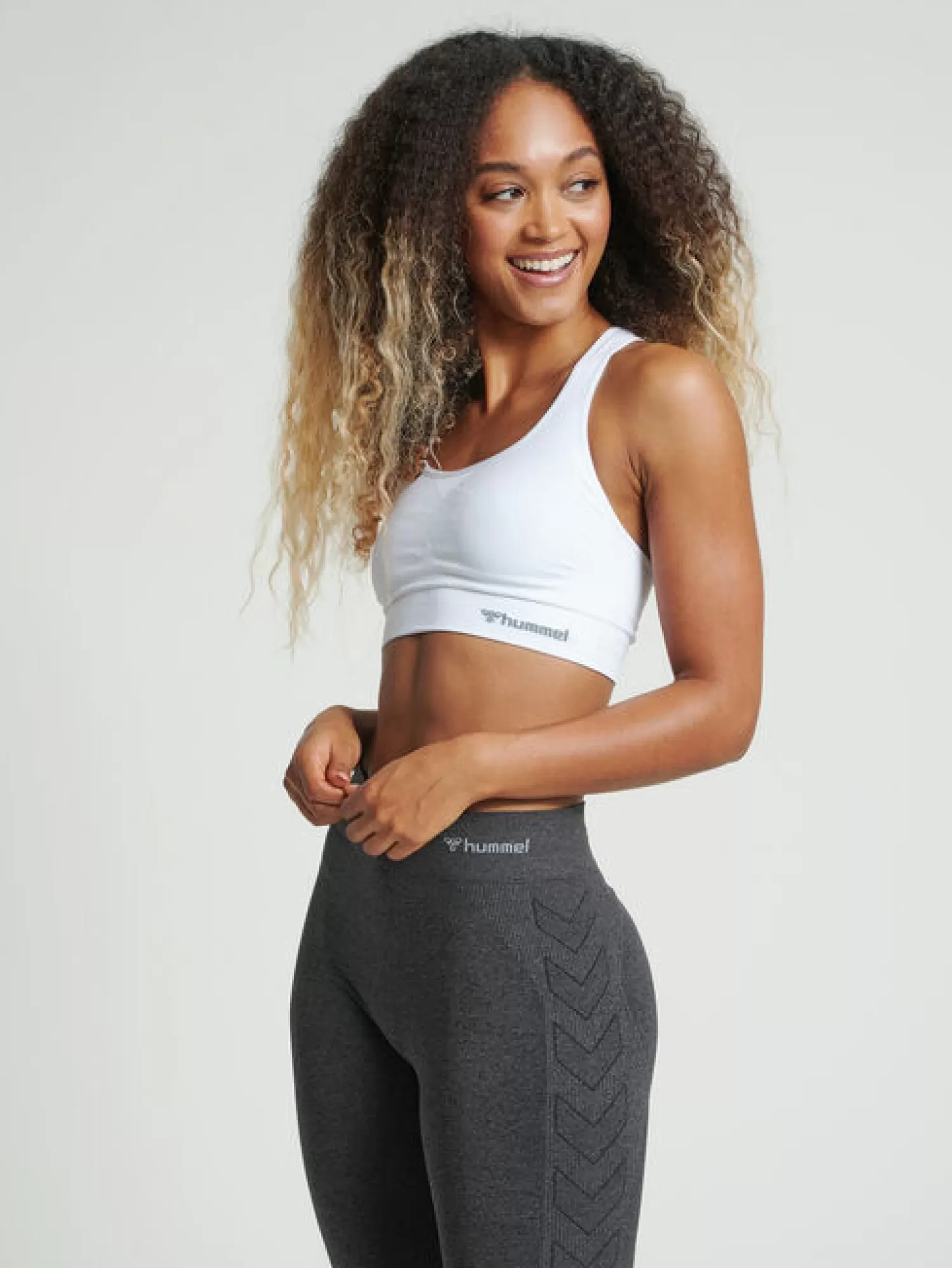 Hummel Sports bras | Yoga<hmlTIF SEAMLESS SPORTS TOP