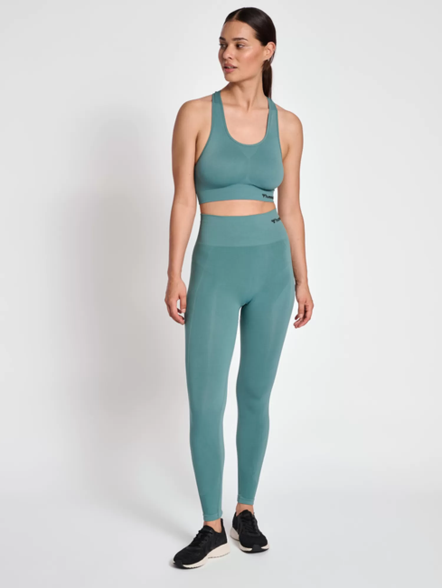 Hummel Sports bras | Sports bras<hmlTIF SEAMLESS SPORTS TOP