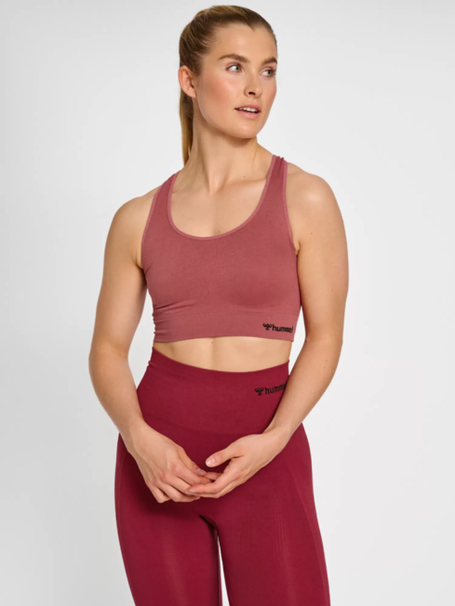 Hummel Sports bras | Yoga<hmlTIF SEAMLESS SPORTS TOP