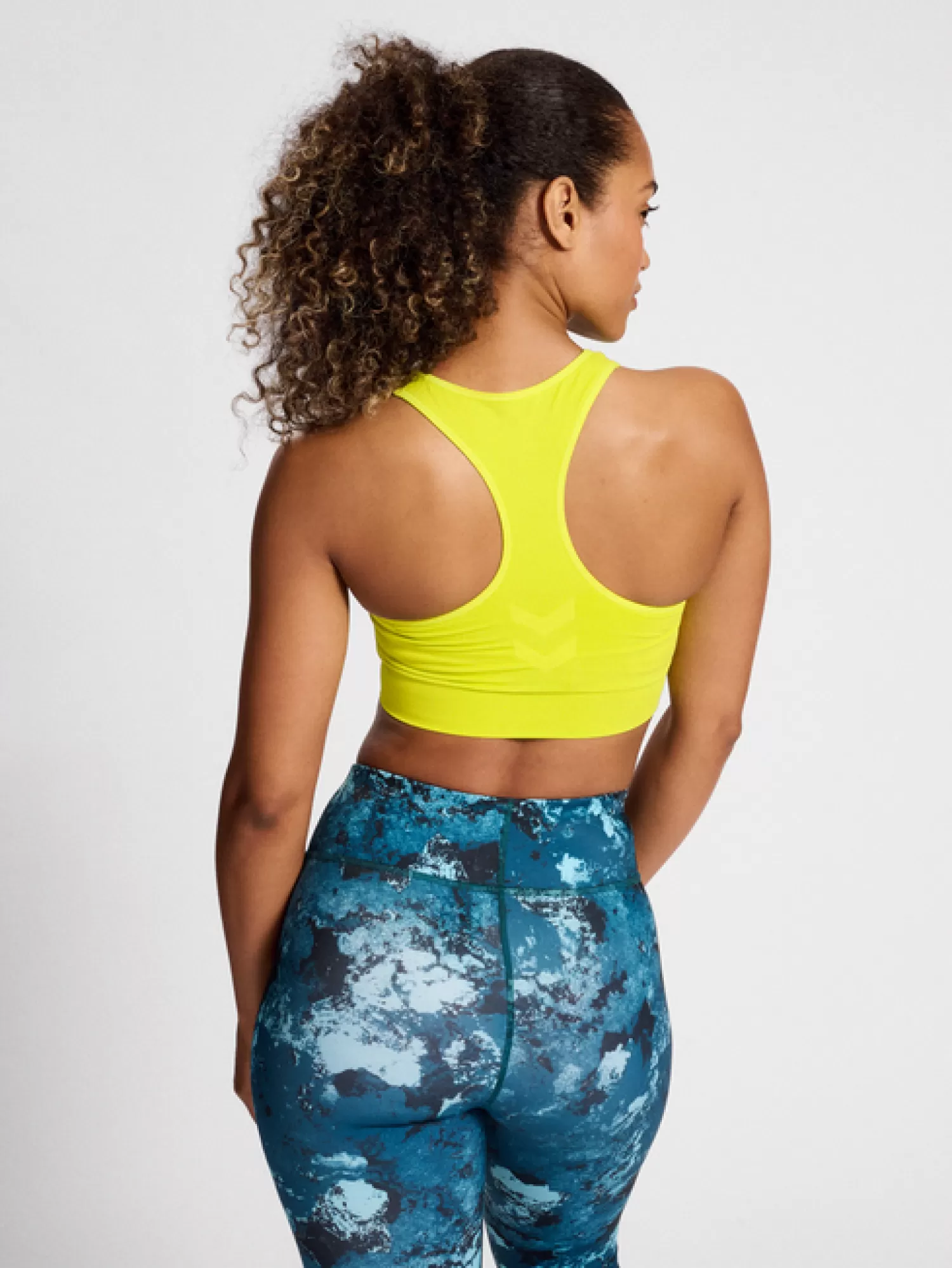 Hummel Sports bras | Yoga<hmlTIF SEAMLESS SPORTS TOP