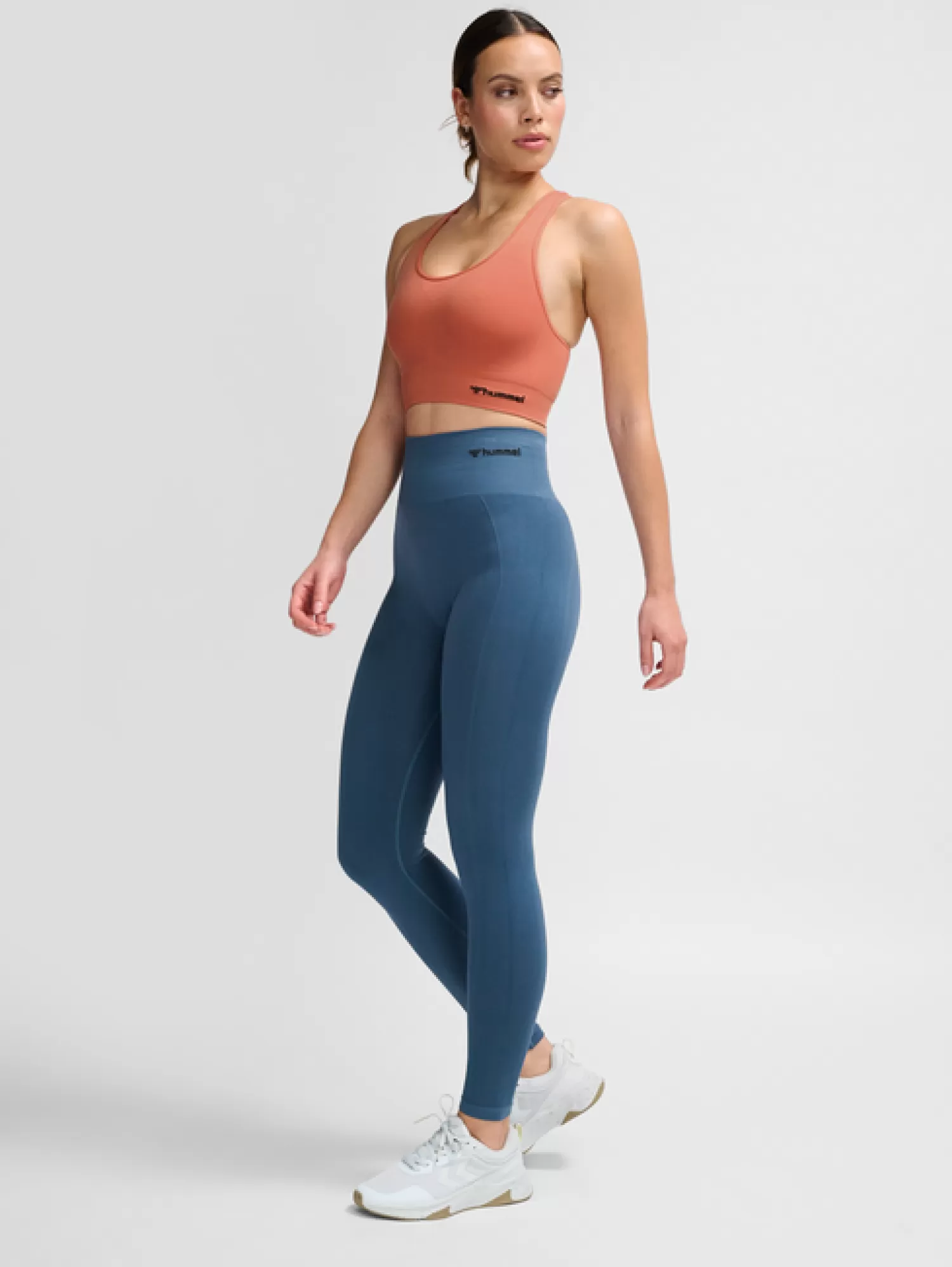 Hummel Sports bras | Sports bras<hmlTIF SEAMLESS SPORTS TOP