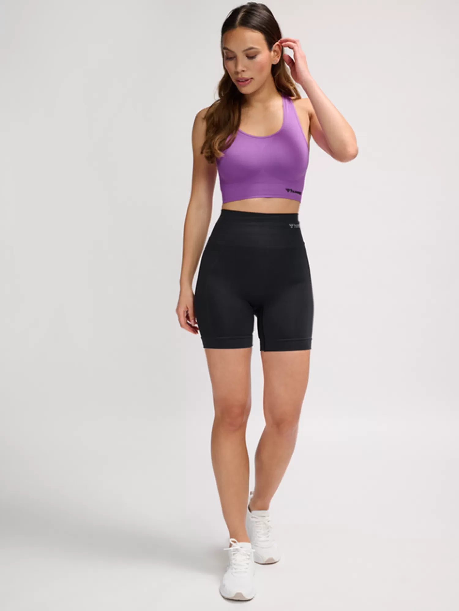 Hummel Sports bras | Sports bras<hmlTIF SEAMLESS SPORTS TOP