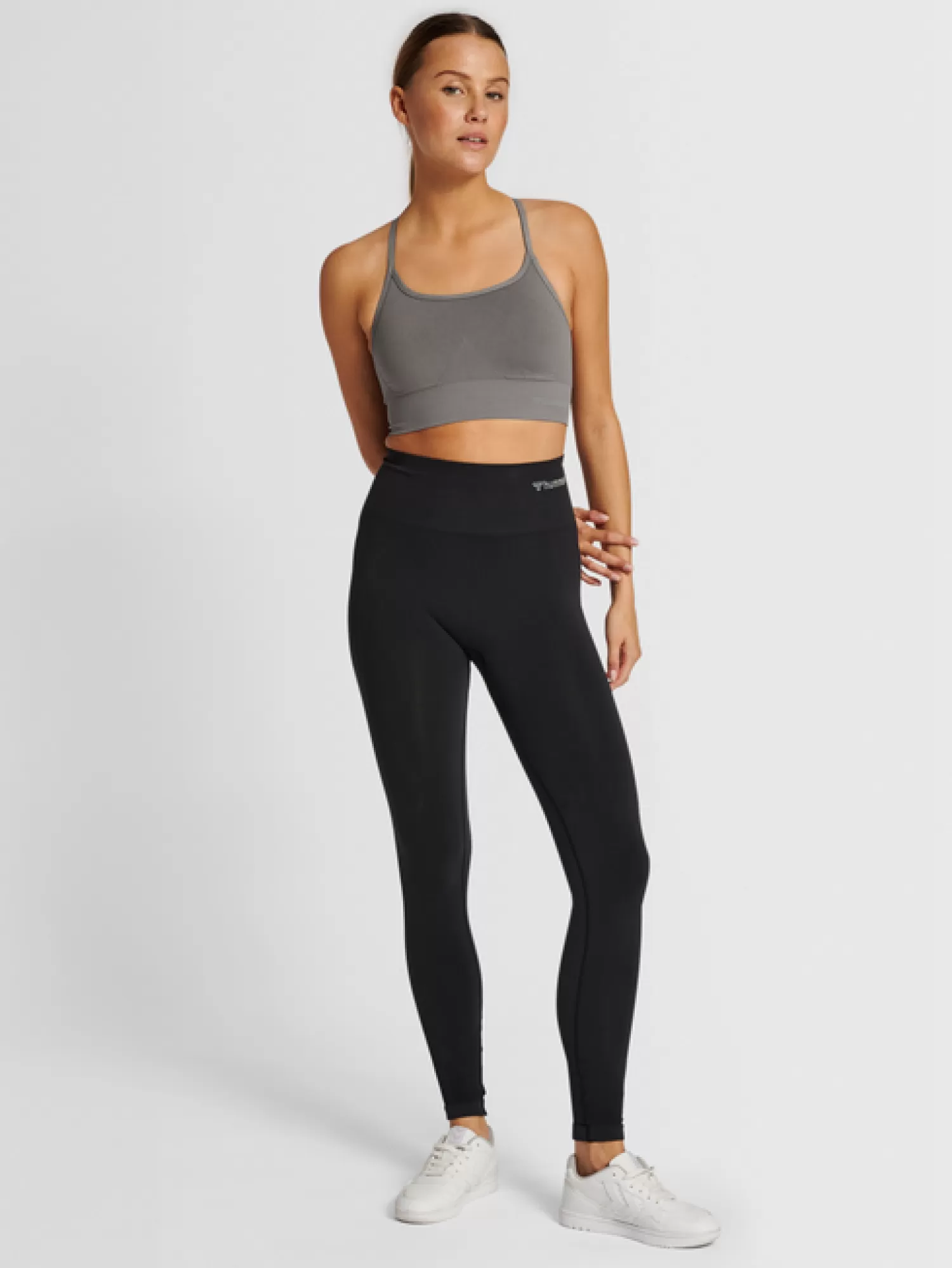 Hummel Sports bras | Yoga<hmlTIFFY SEAMLESS SPORTS TOP