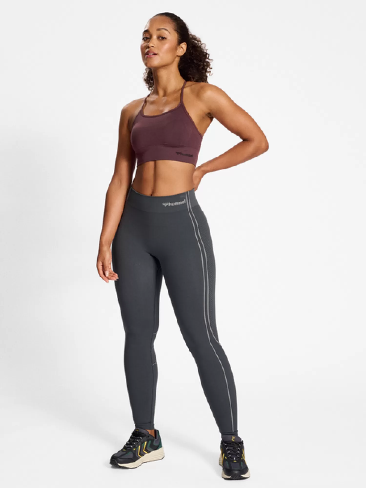 Hummel Sports bras | Yoga<hmlTIFFY SEAMLESS SPORTS TOP