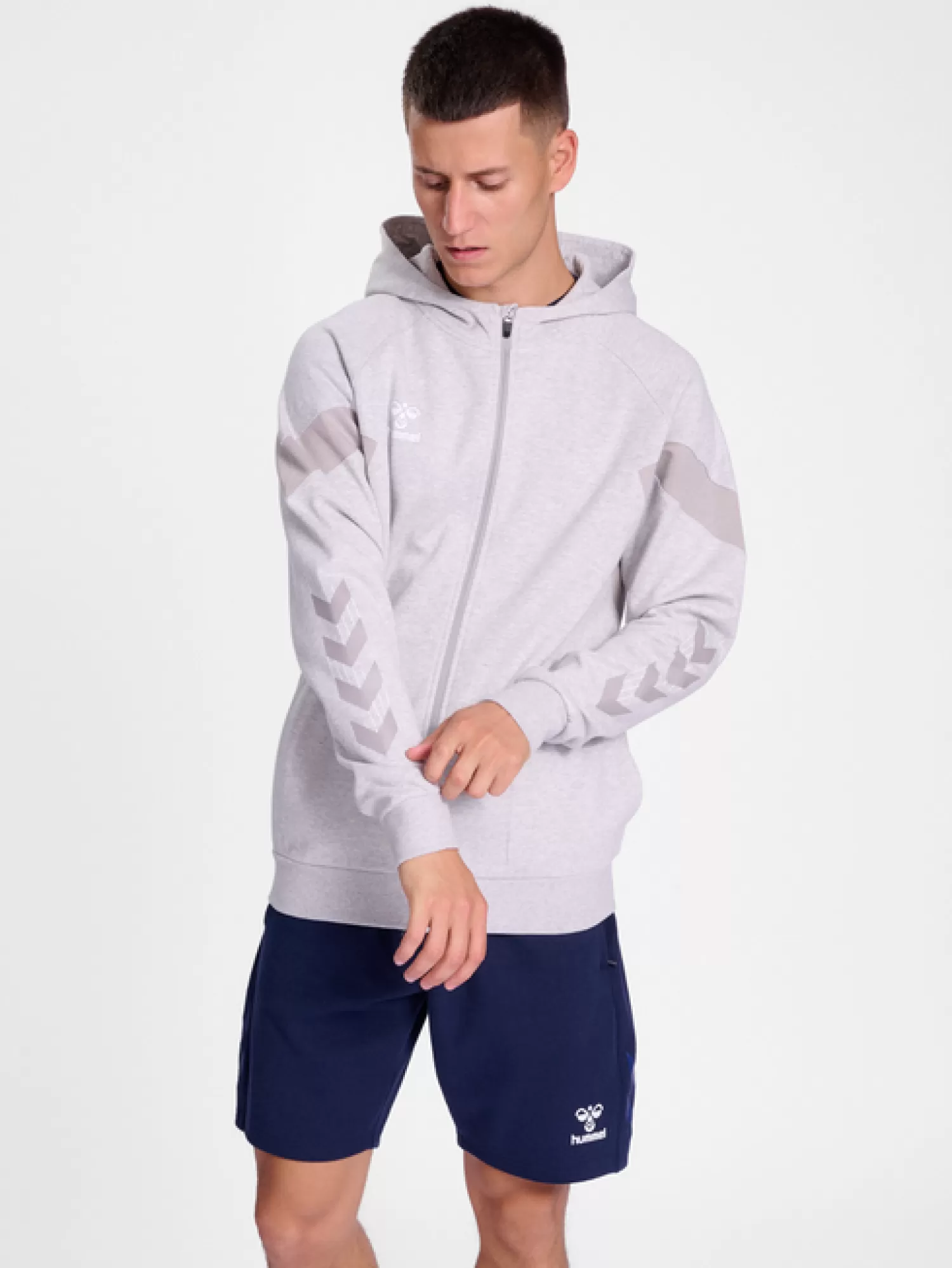 Hummel Hoodies and sweatshirts<hmlTRAVEL ZIP HOODIE