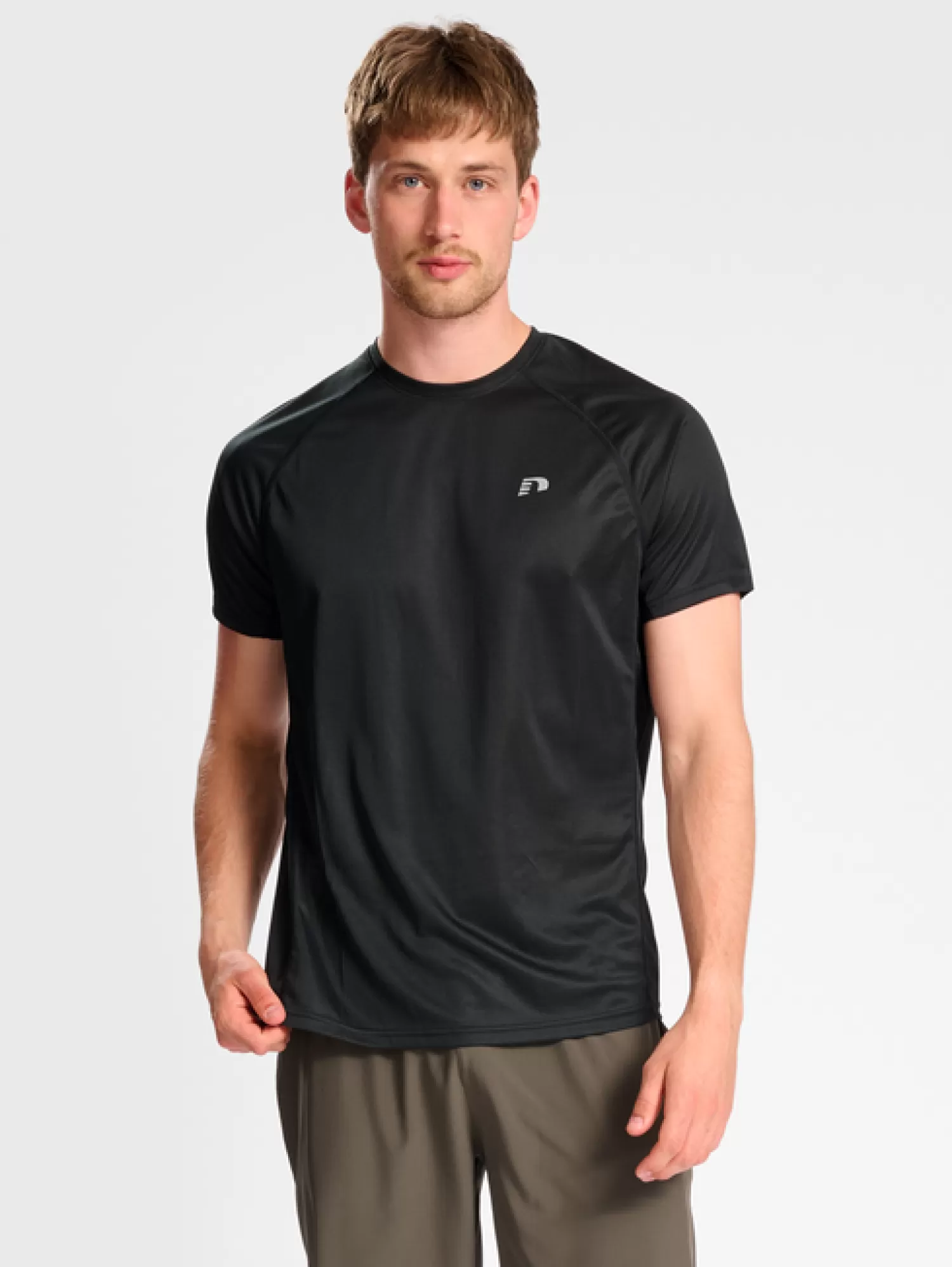 Hummel T-shirts and tops<MEN CORE RUNNING T-SHIRT S/S