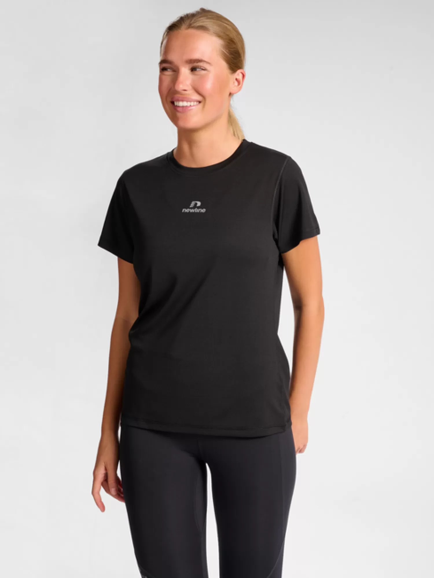 Hummel T-shirts and tops<nwlBEAT POLY TEE WOMAN