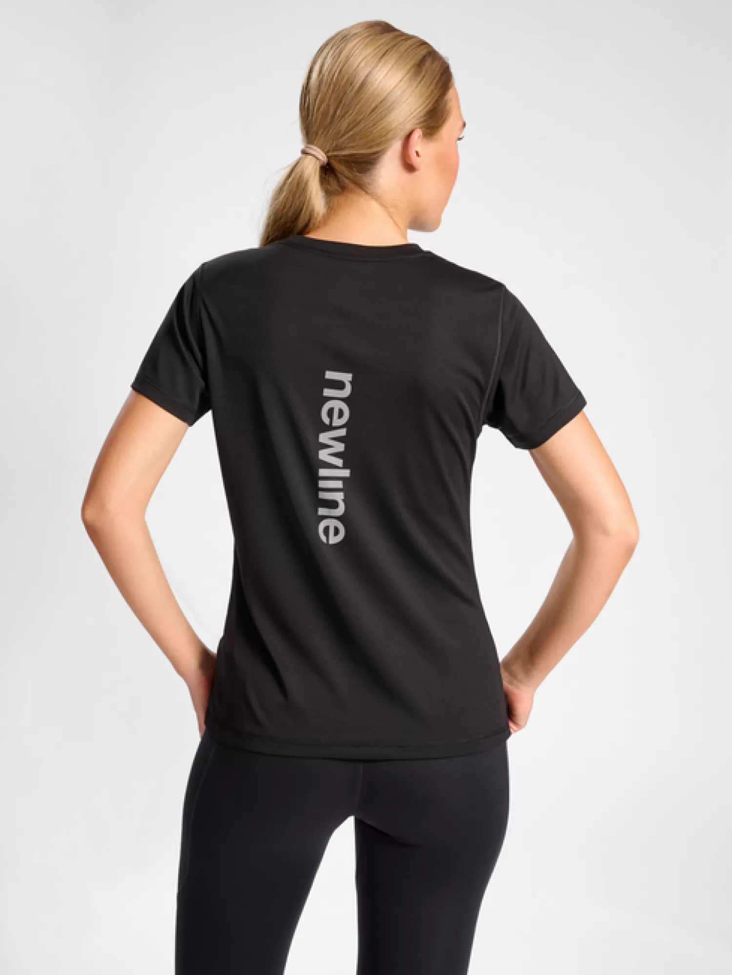 Hummel T-shirts and tops<nwlBEAT POLY TEE WOMAN