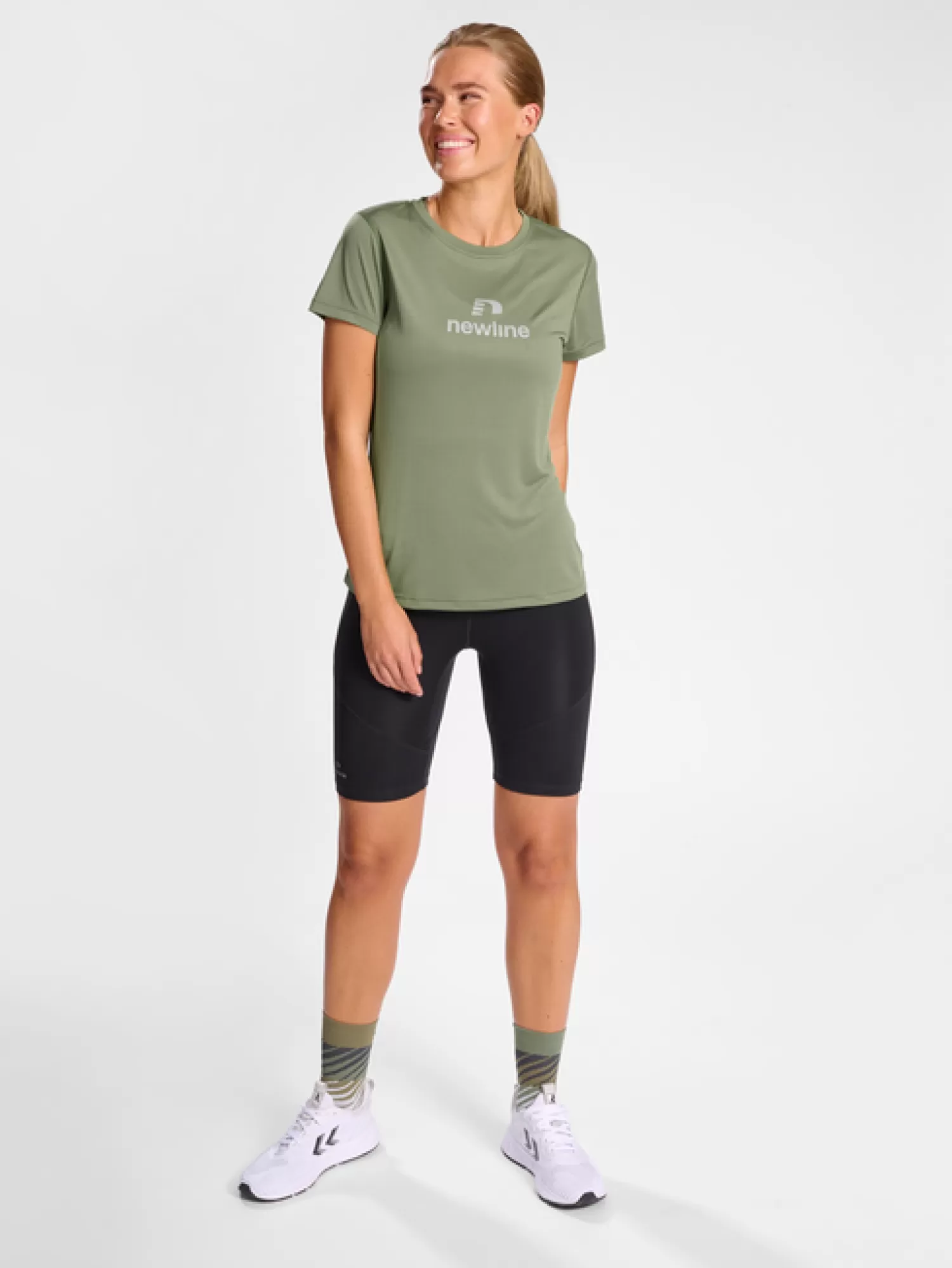 Hummel T-shirts and tops<nwlBEAT TEE WOMAN