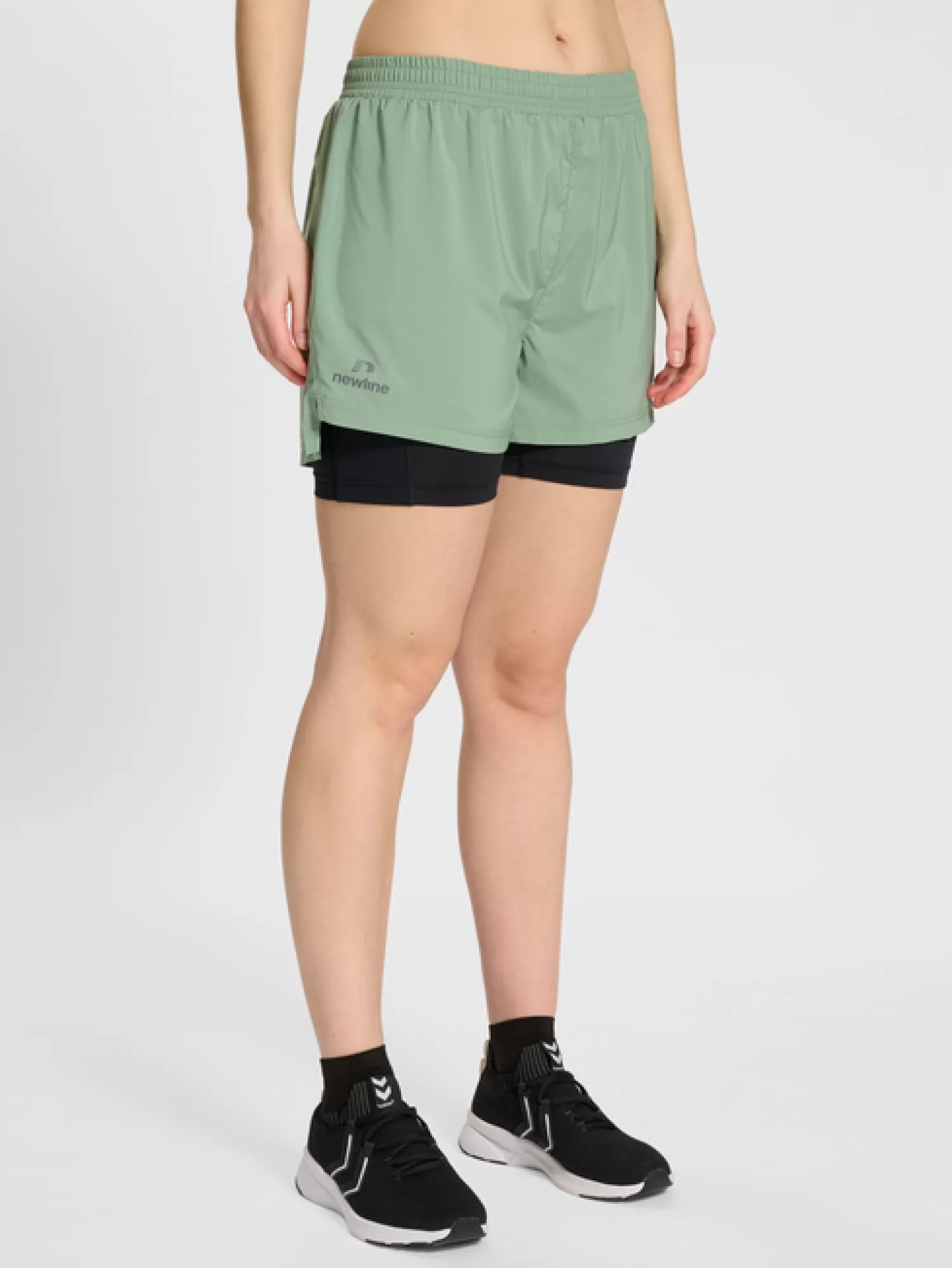 Hummel Shorts<nwlDETROIT 2IN1 SHORTS WOMAN