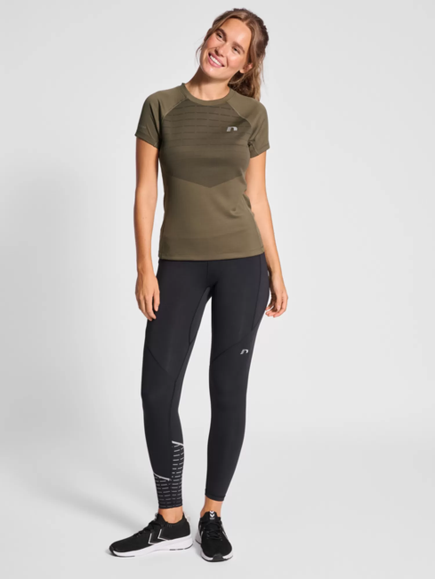 Hummel T-shirts and tops<nwlLAKELAND T-SHIRT S/S WOMEN