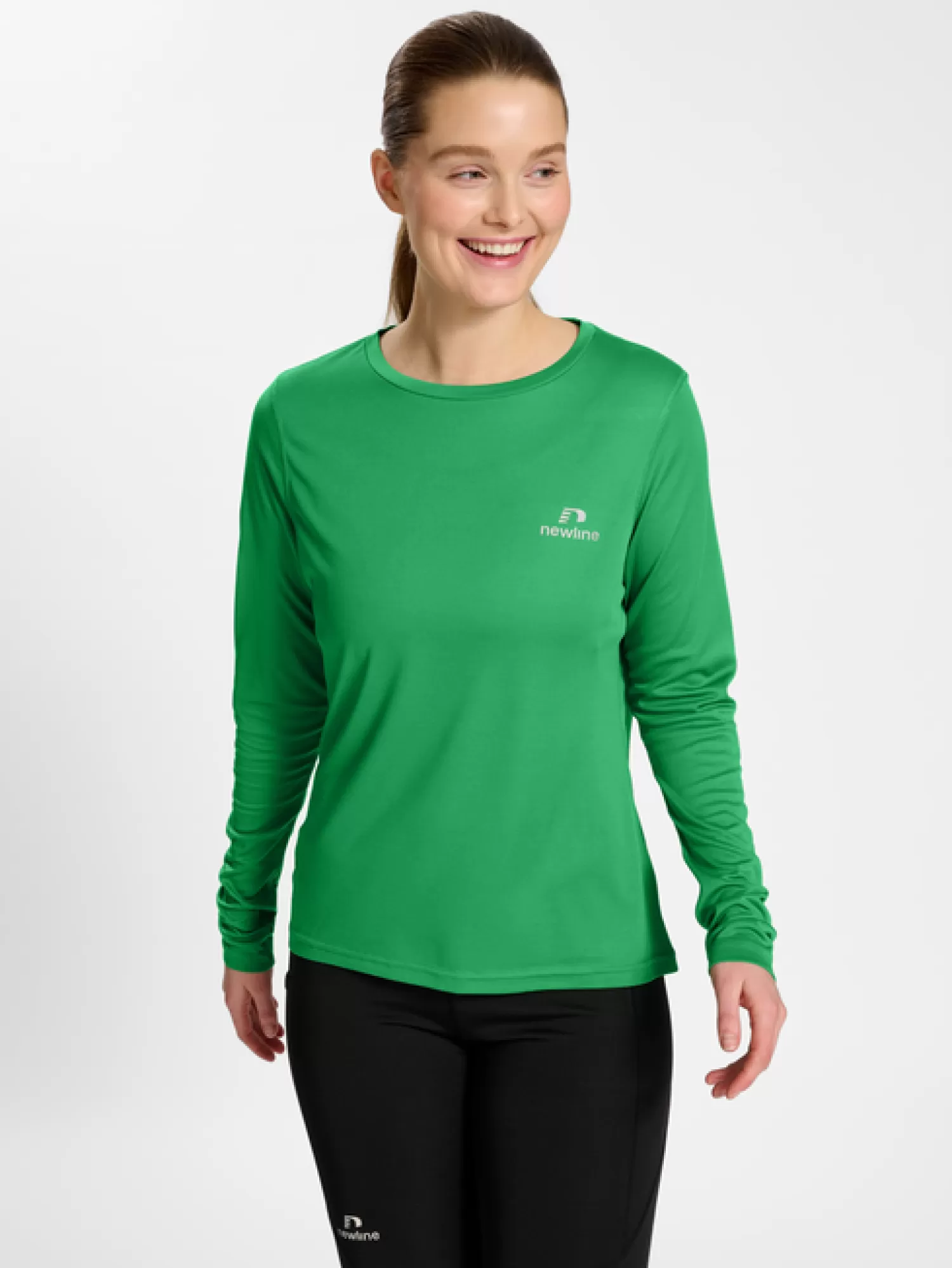 Hummel T-shirts and tops<nwlMEMPHIS T-SHIRT L/S WOMAN