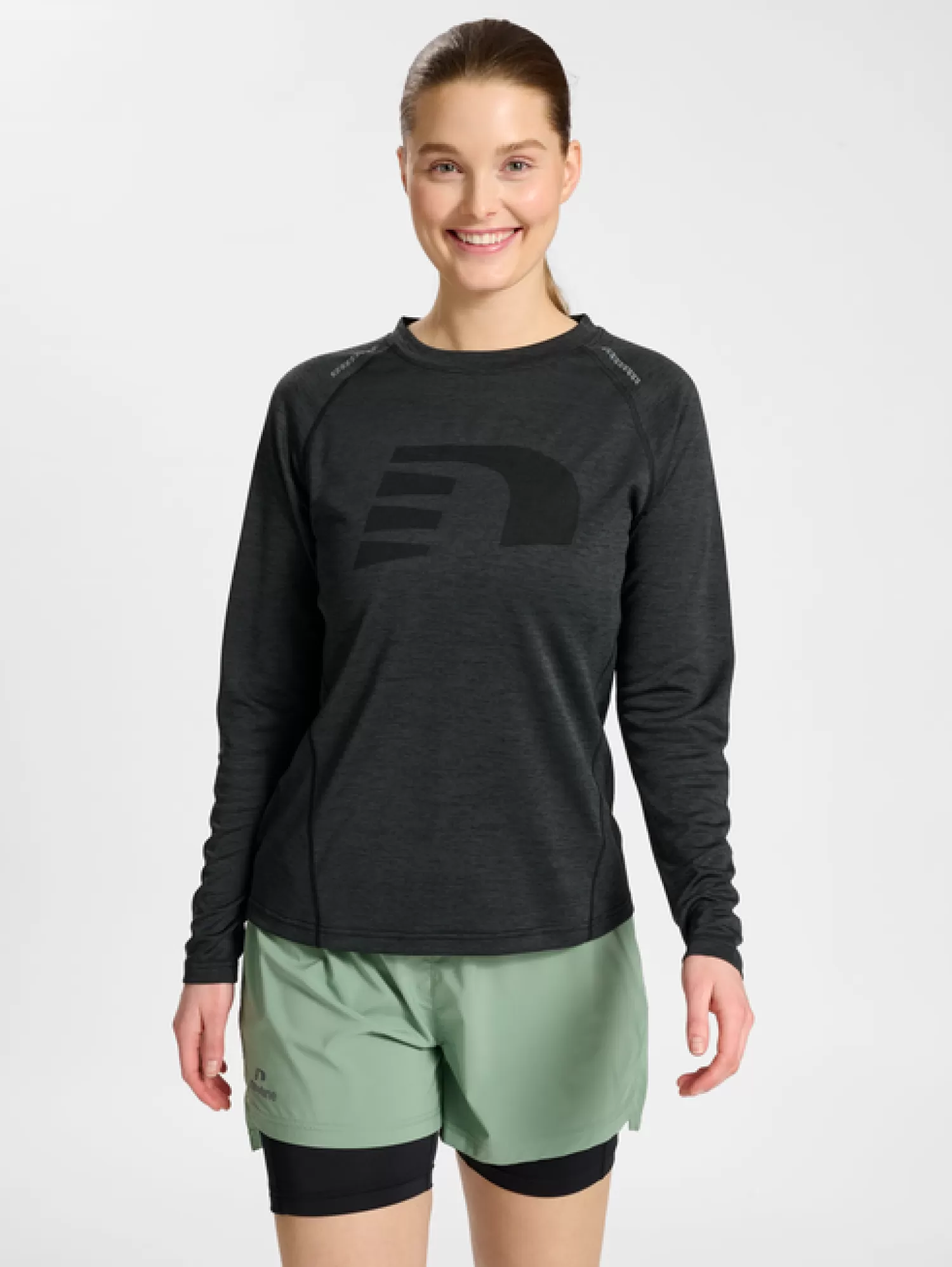 Hummel T-shirts and tops<nwlORLANDO T-SHIRT L/S WOMAN