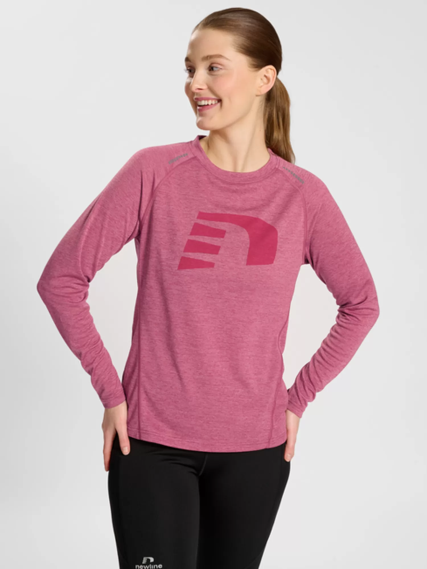 Hummel T-shirts and tops<nwlORLANDO T-SHIRT L/S WOMAN