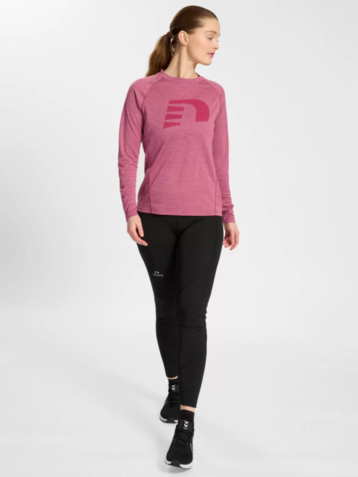 Hummel T-shirts and tops<nwlORLANDO T-SHIRT L/S WOMAN