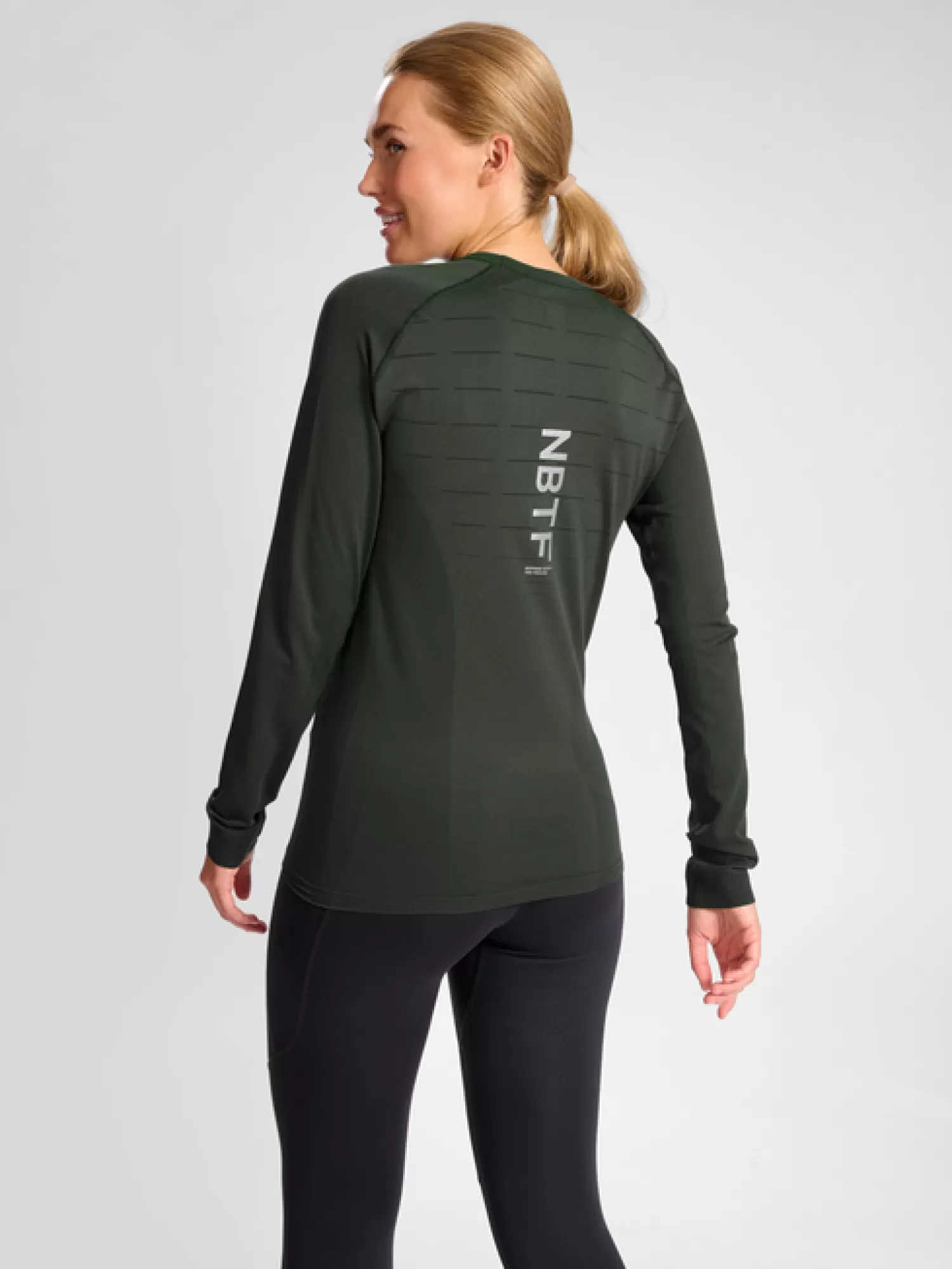 Hummel T-shirts and tops<nwlPACE LS SEAMLESS WOMAN