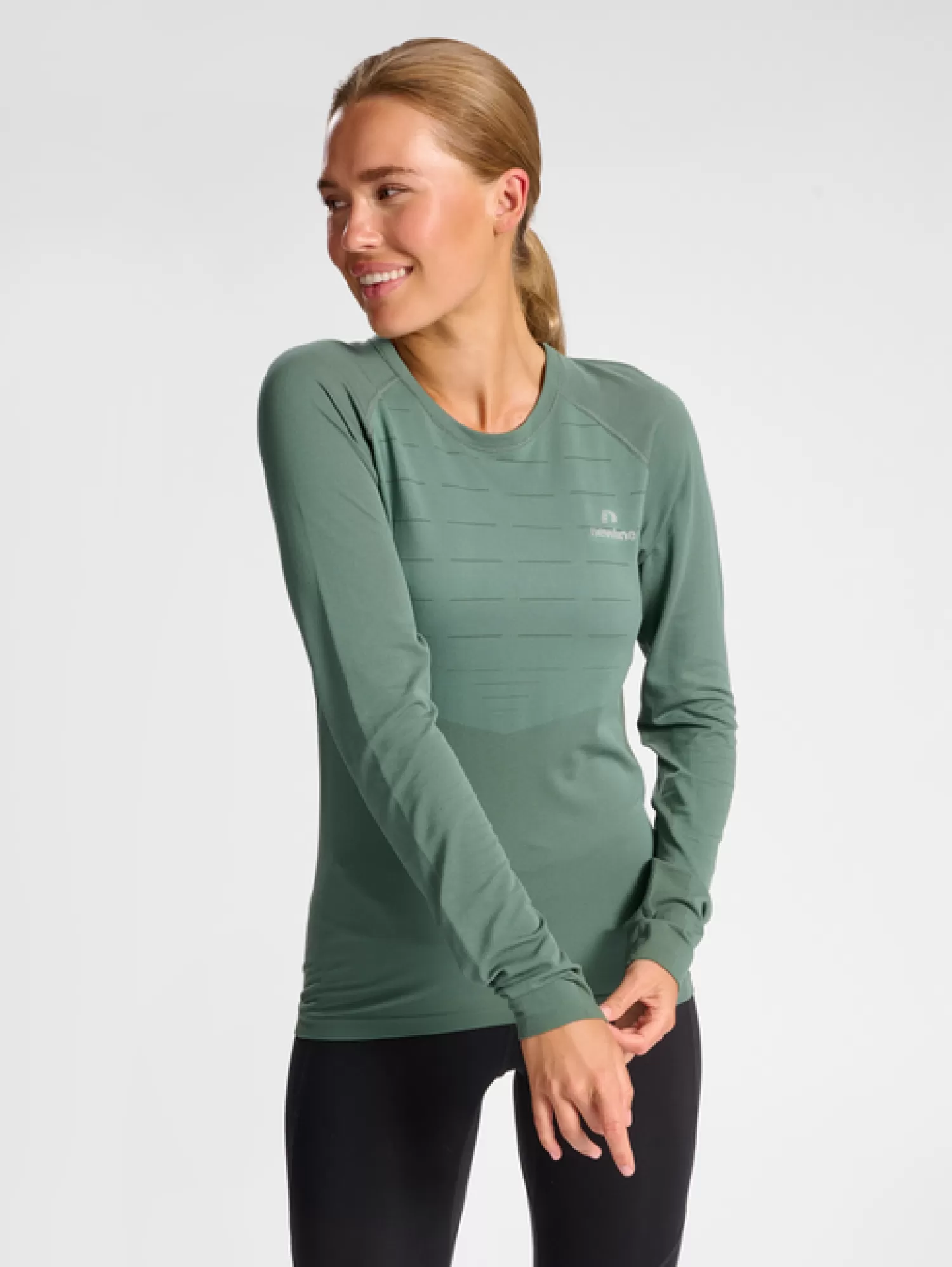 Hummel T-shirts and tops<nwlPACE LS SEAMLESS WOMAN