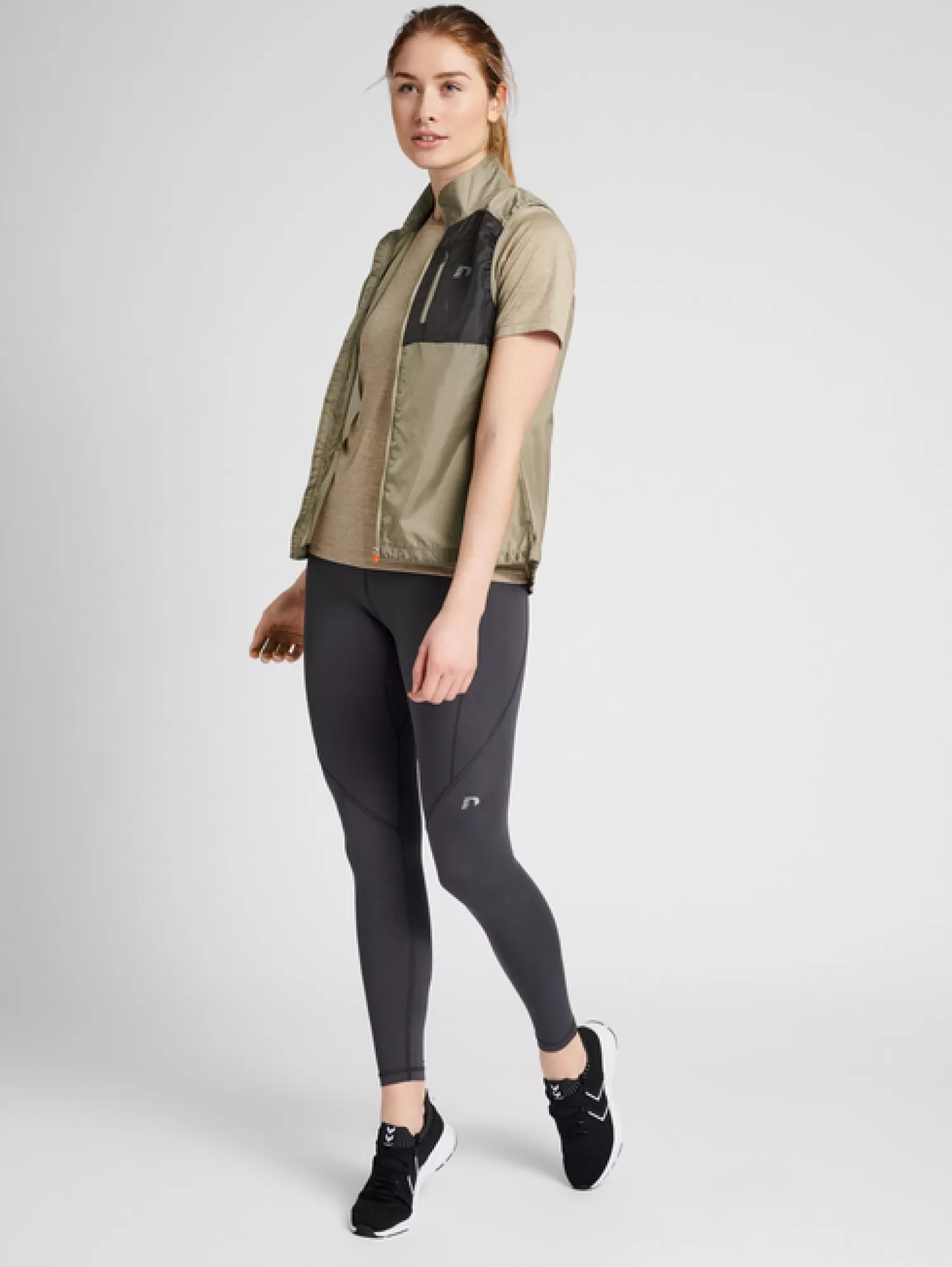 Hummel Jackets and vests<WOMEN PACKABLE TECH GILET